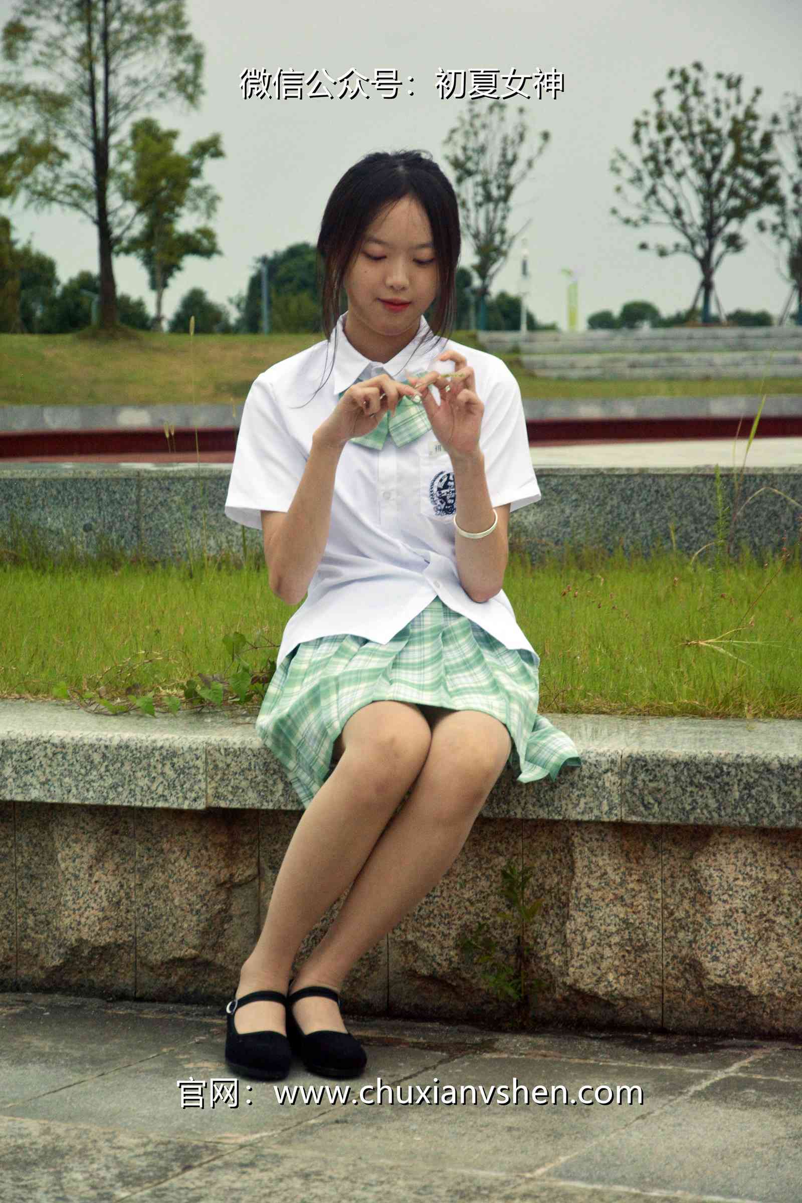 初夏女神 NO.074 情情 绿色JK套[72P]第7张
