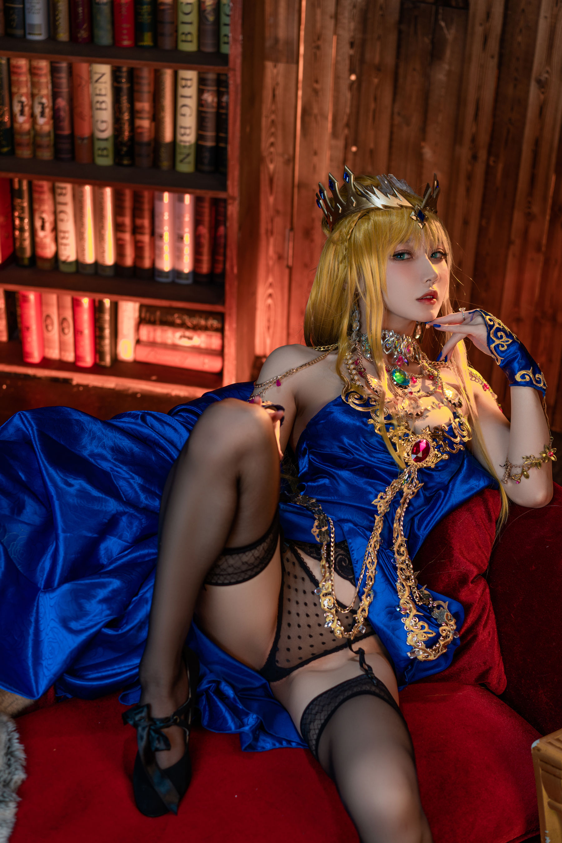 [COS福利] 动漫博主阿包也是兔娘 - 白枪呆同人睡衣第5张