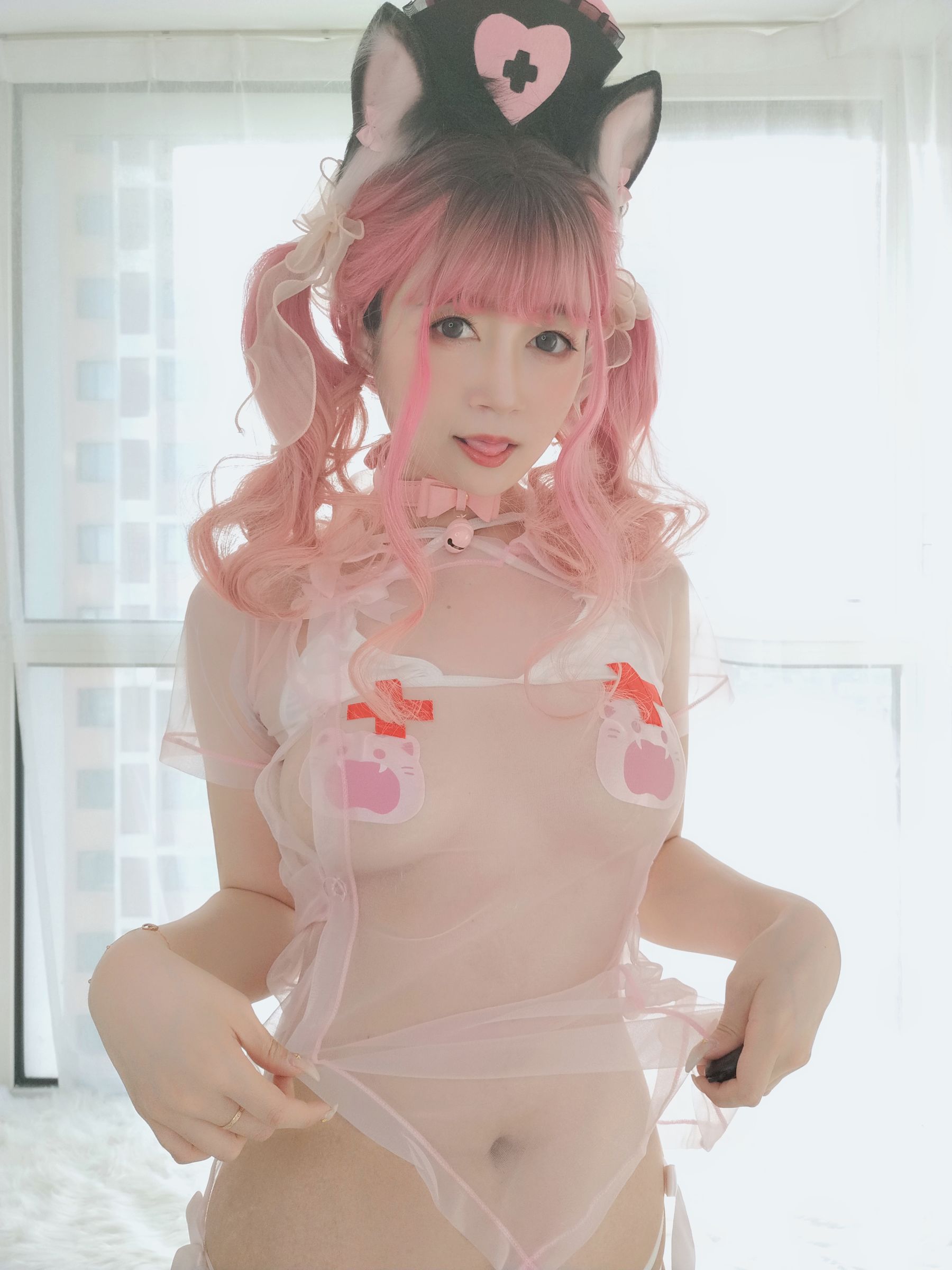 [COS福利] Coser小姐姐白银 - 猫咪护士第3张