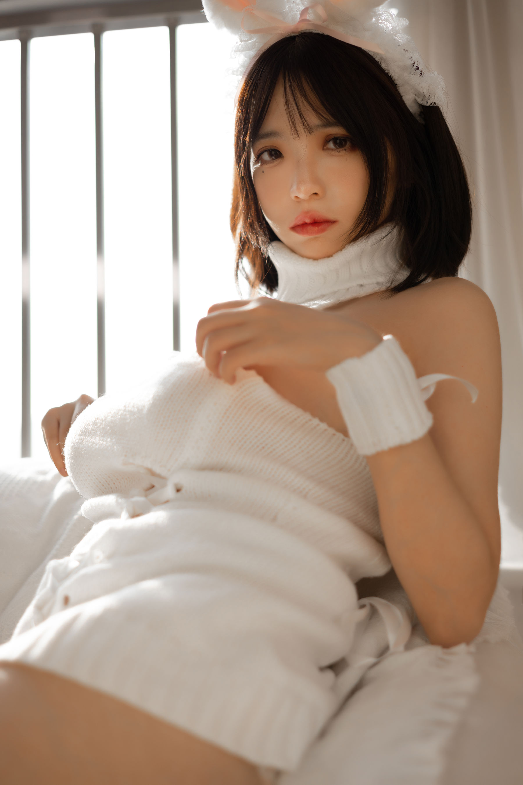 [COS福利] 疯猫ss - 白色毛衣第1张