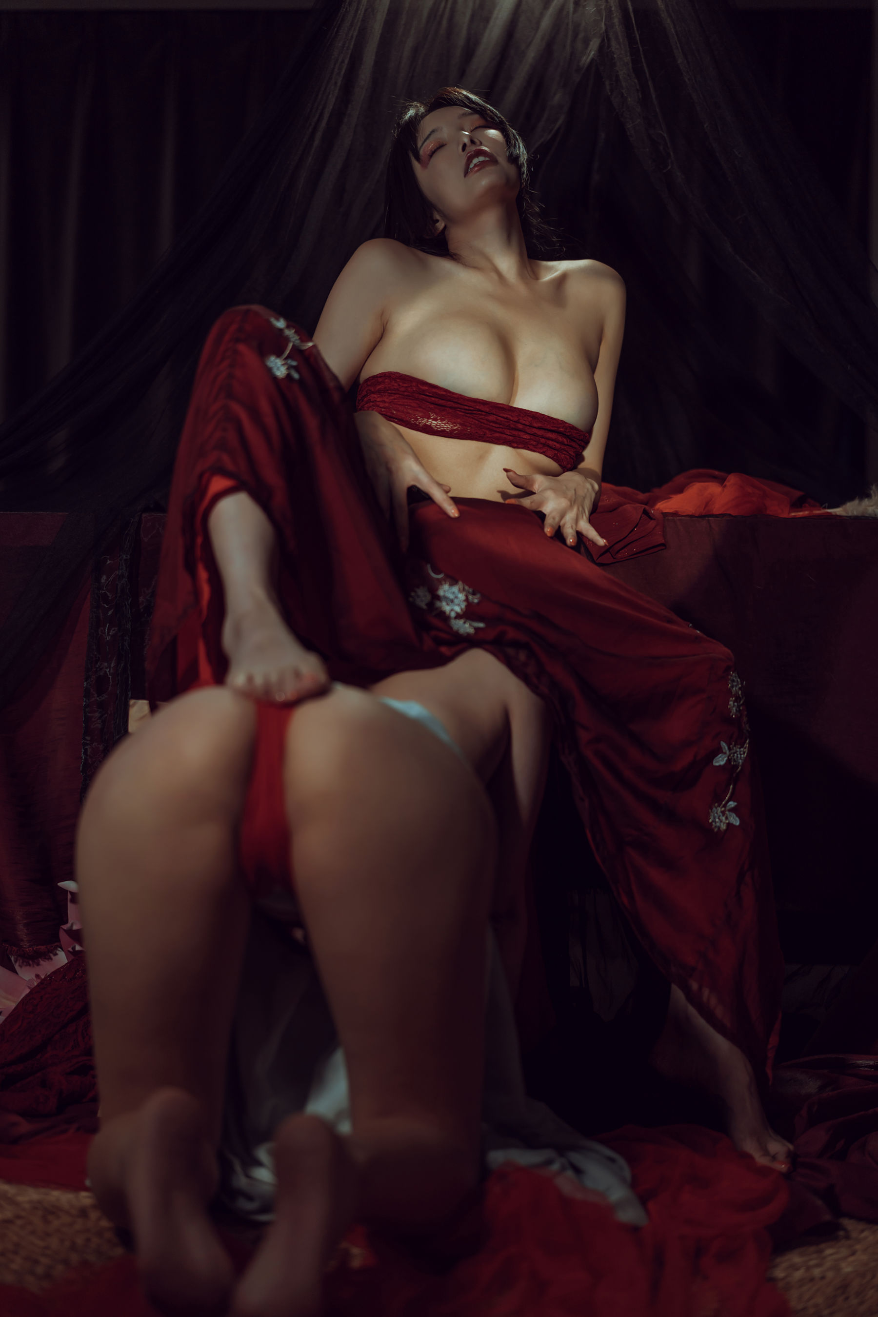 [COS福利] 秋和柯基(夏小秋秋秋) - 昏红帐第17张