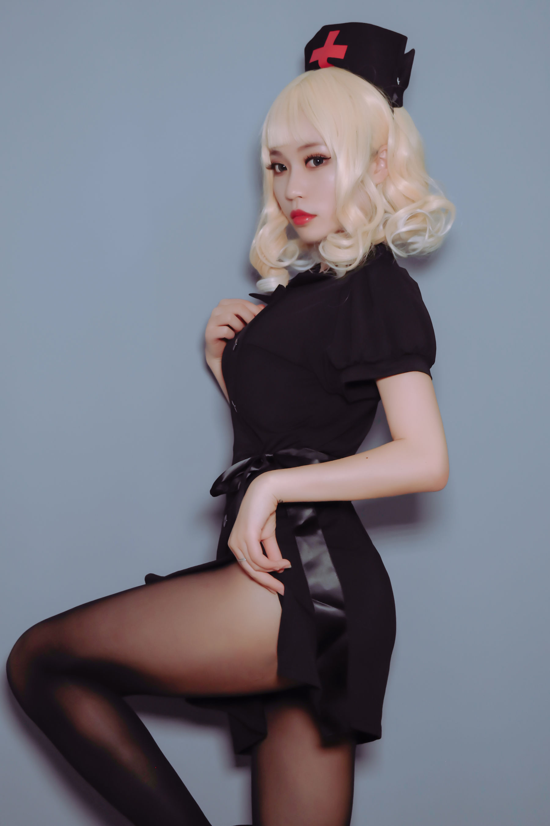 [COS福利] 萌妹白易子教主 - 黑化护士第9张