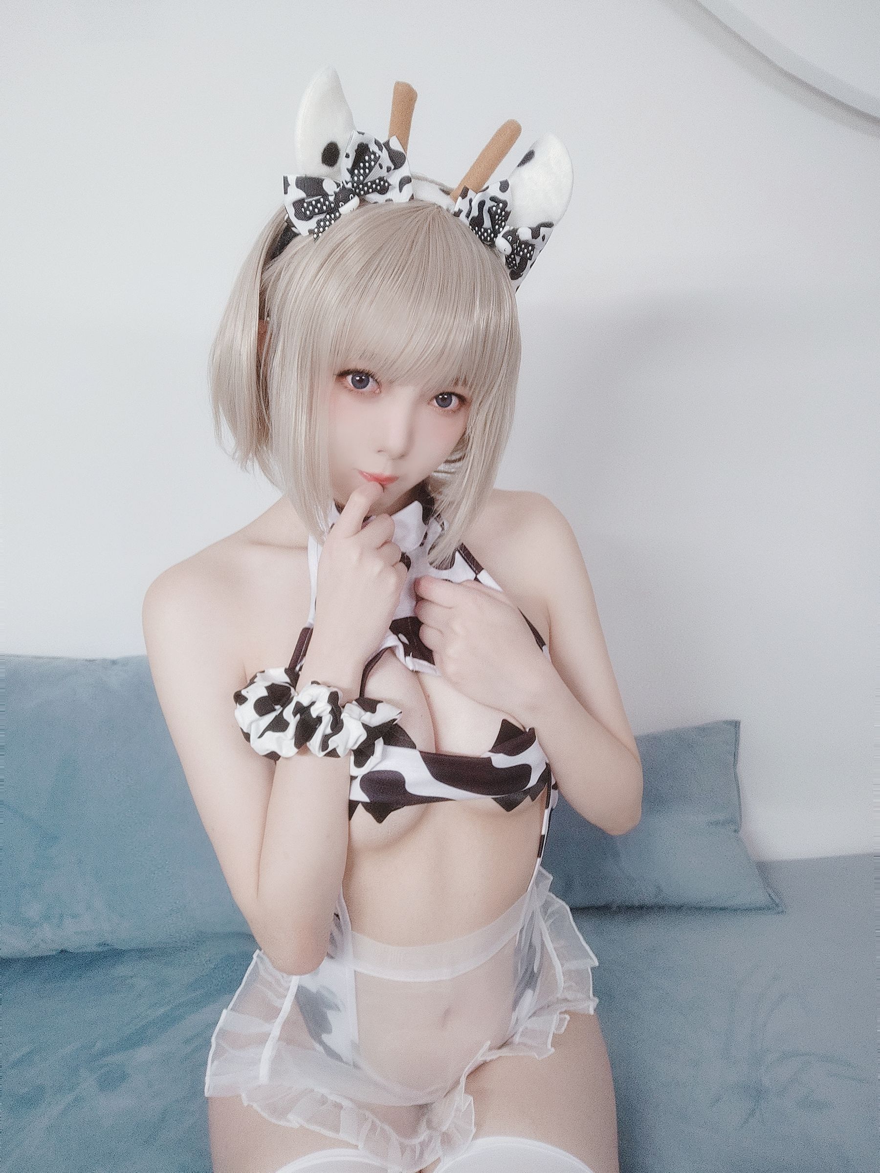 [COS福利] 动漫博主弥七Minana - 奶牛第1张