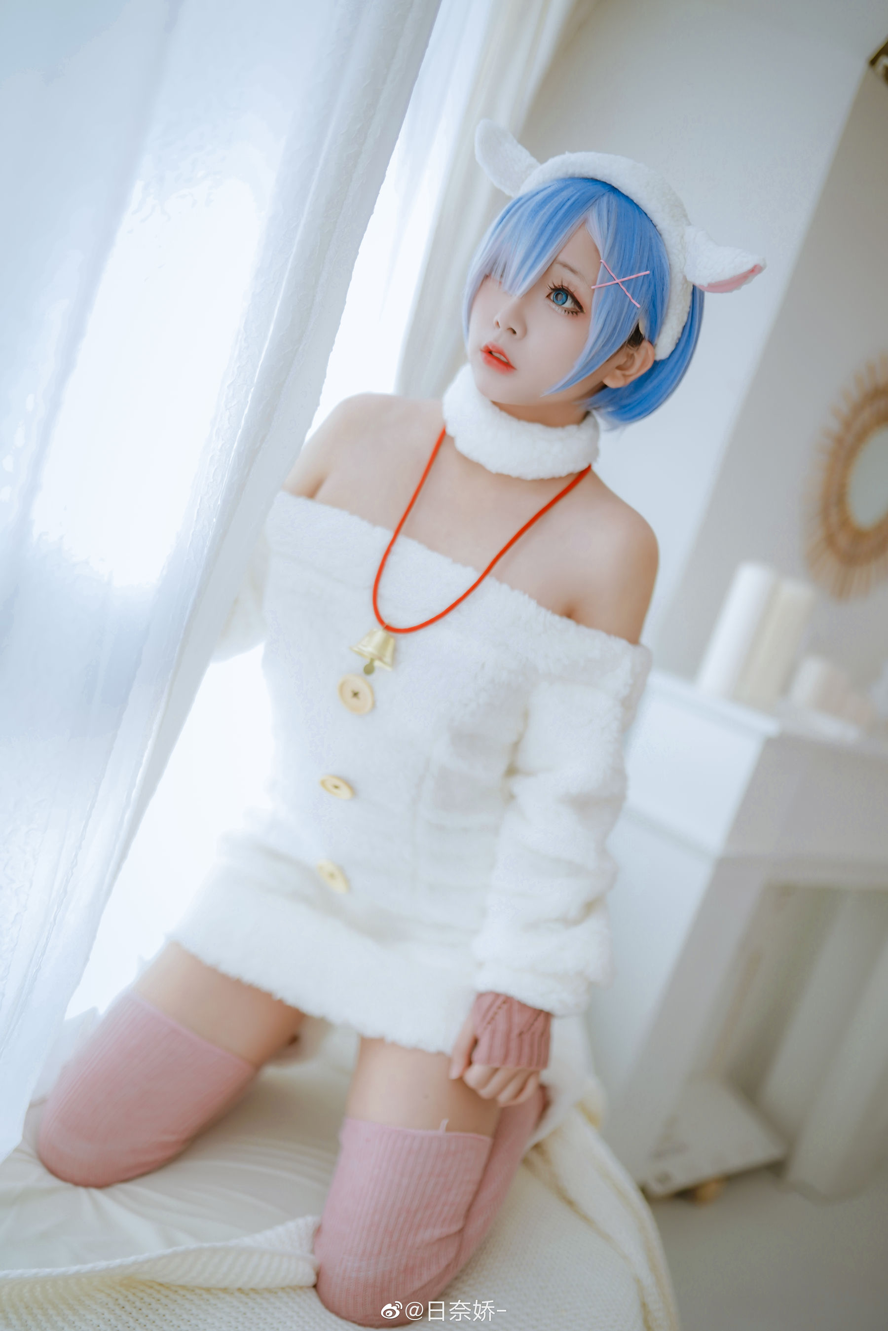 [COS福利] 日奈娇 - 蕾姆 毛衣 爱丽丝第1张