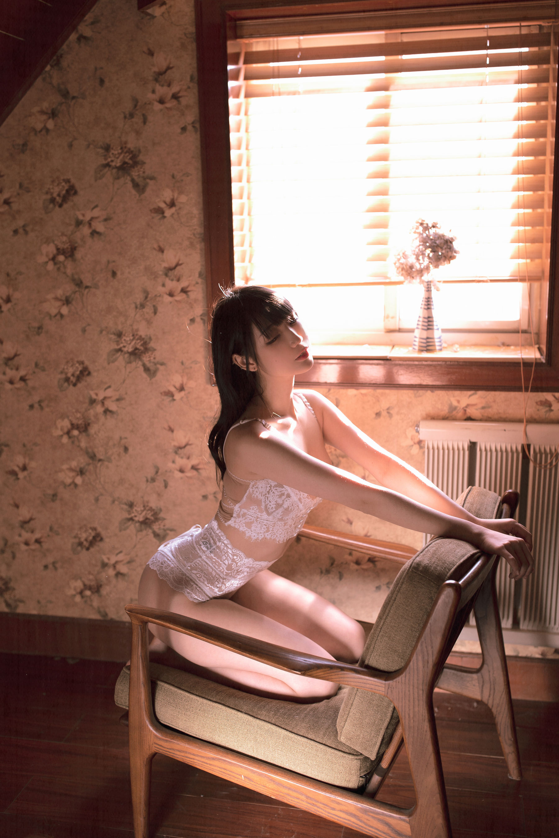 [COS福利] 周叽是可爱兔兔 - 阁楼少女第10张