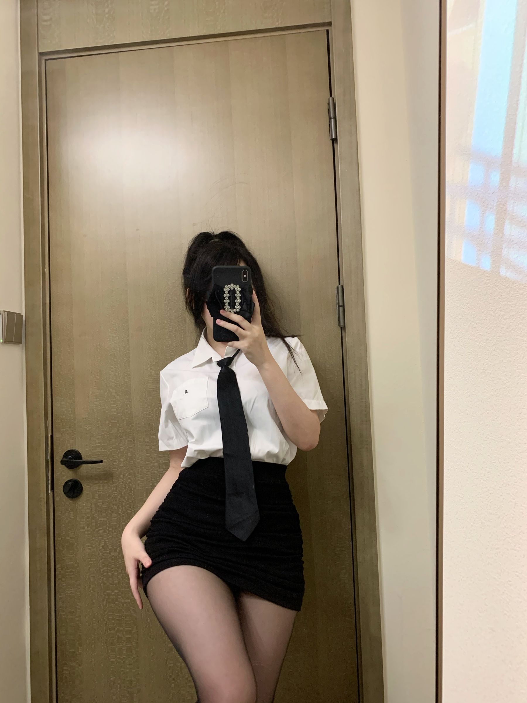 [福利COS] 蜜桃少女是依酱呀 - 刚入职的新人第9张