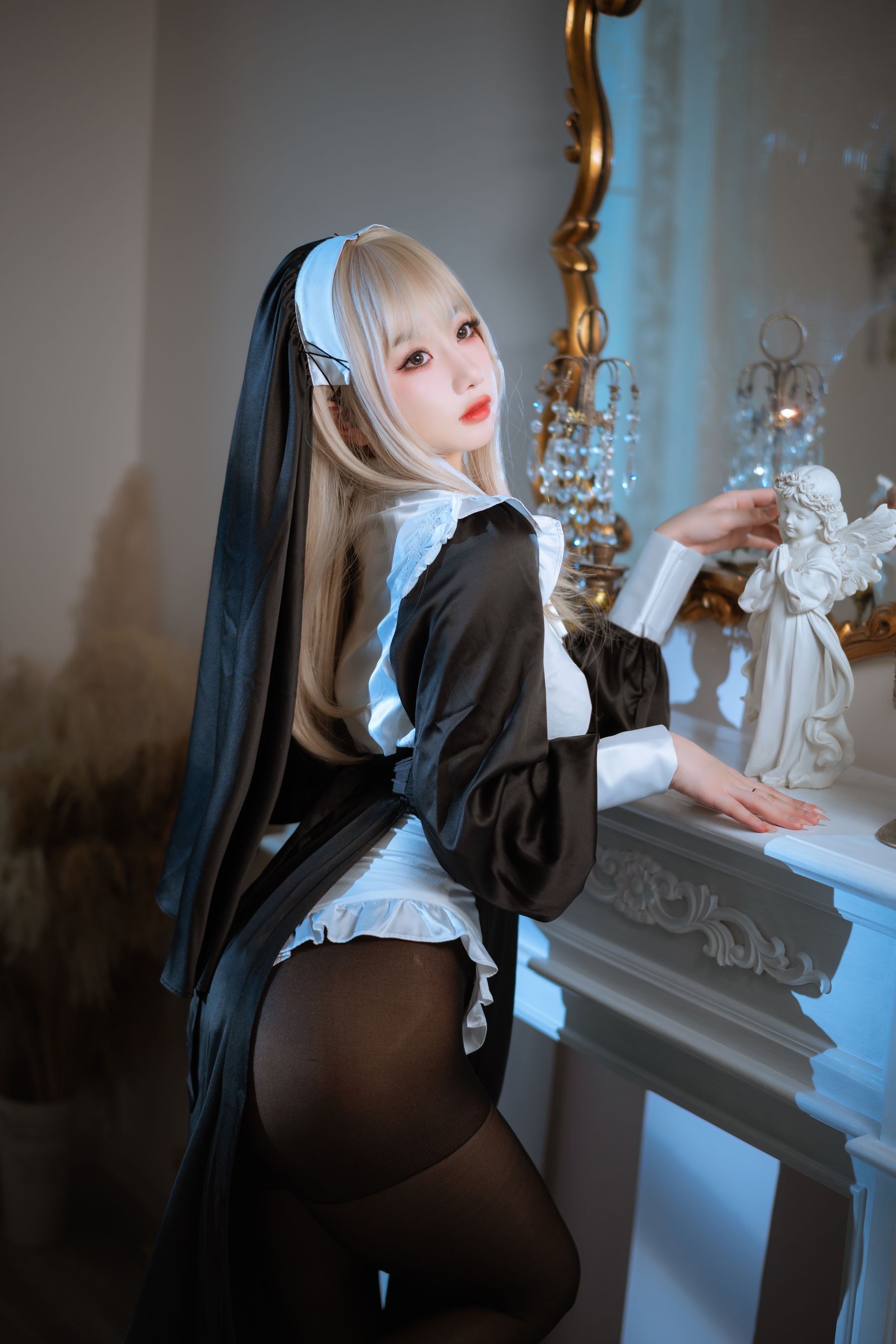 [福利COS] 白嫩美少女鬼畜瑶 - 修女第1张