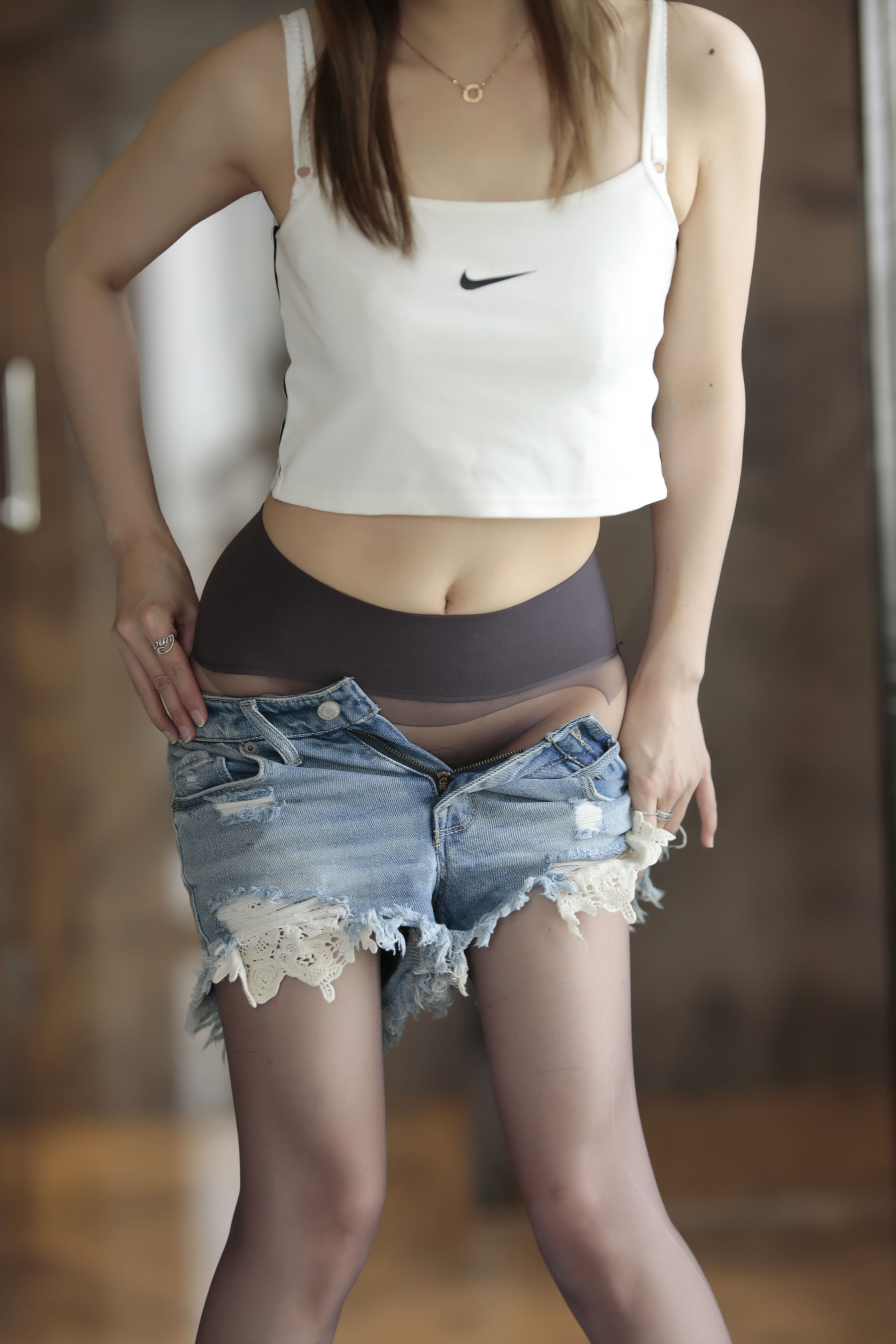 [福利COS] 斗鱼主播小女巫露娜 - 牛仔小裤裤第10张