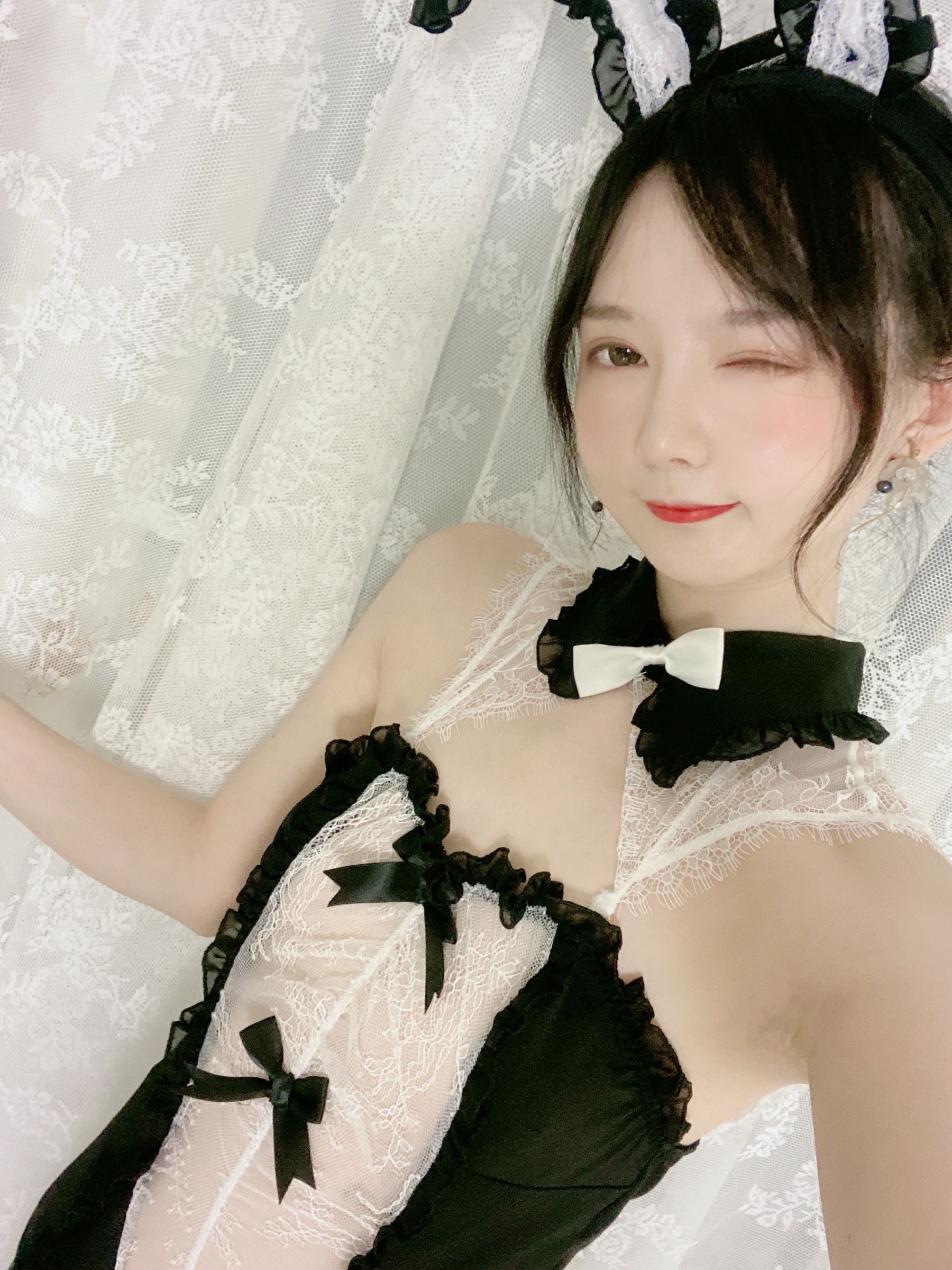 [福利COS] 51酱 - 油光袜第1张