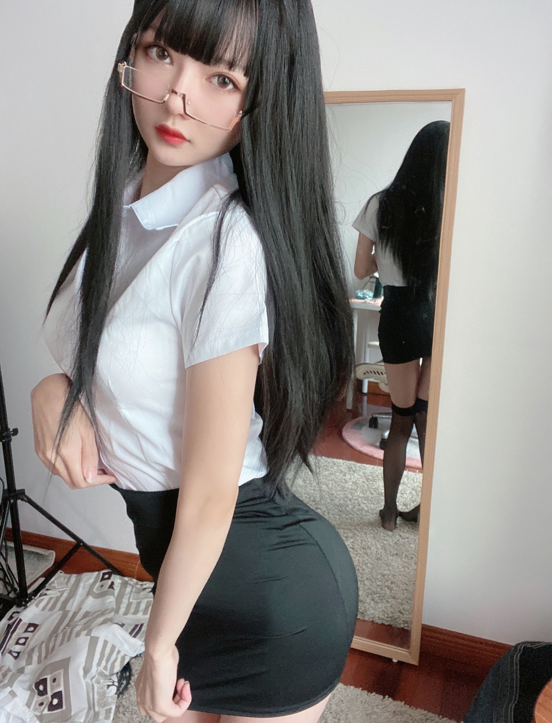 [福利COS] 51酱 - OL衬衣第1张