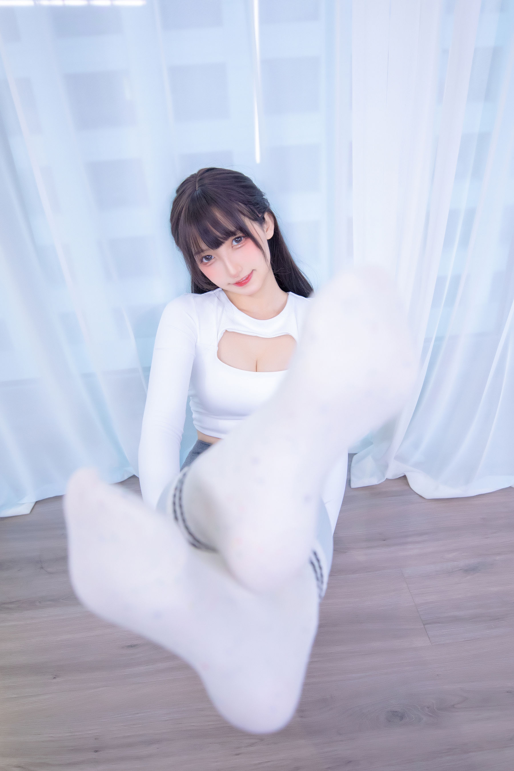 [网红COS] 萝莉神楽板真冬 瑜伽少女第24张