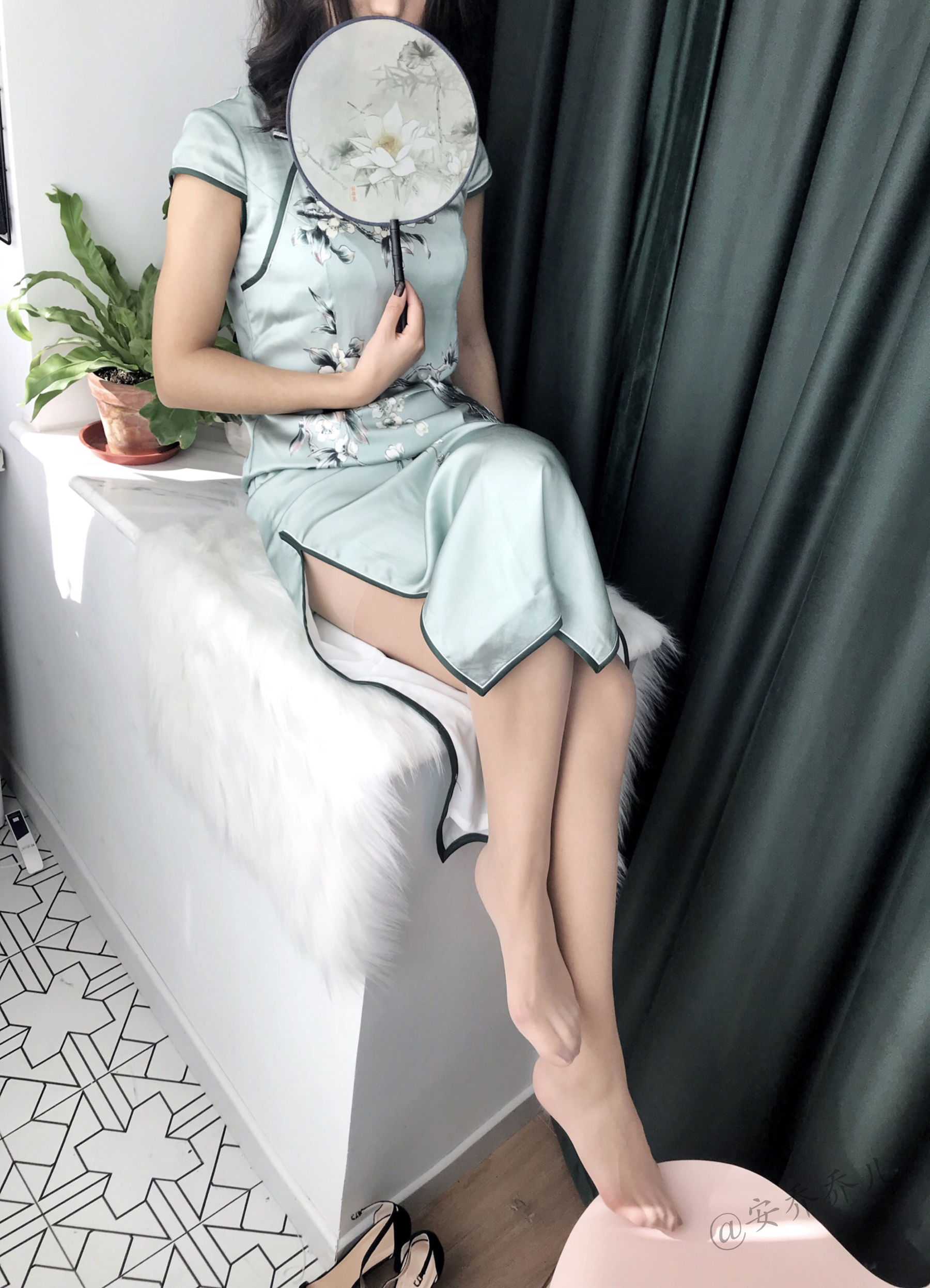 [福利COS] 安乔乔儿(Nia乔乔) No.017 安乔乔儿 黑丝旗袍第30张