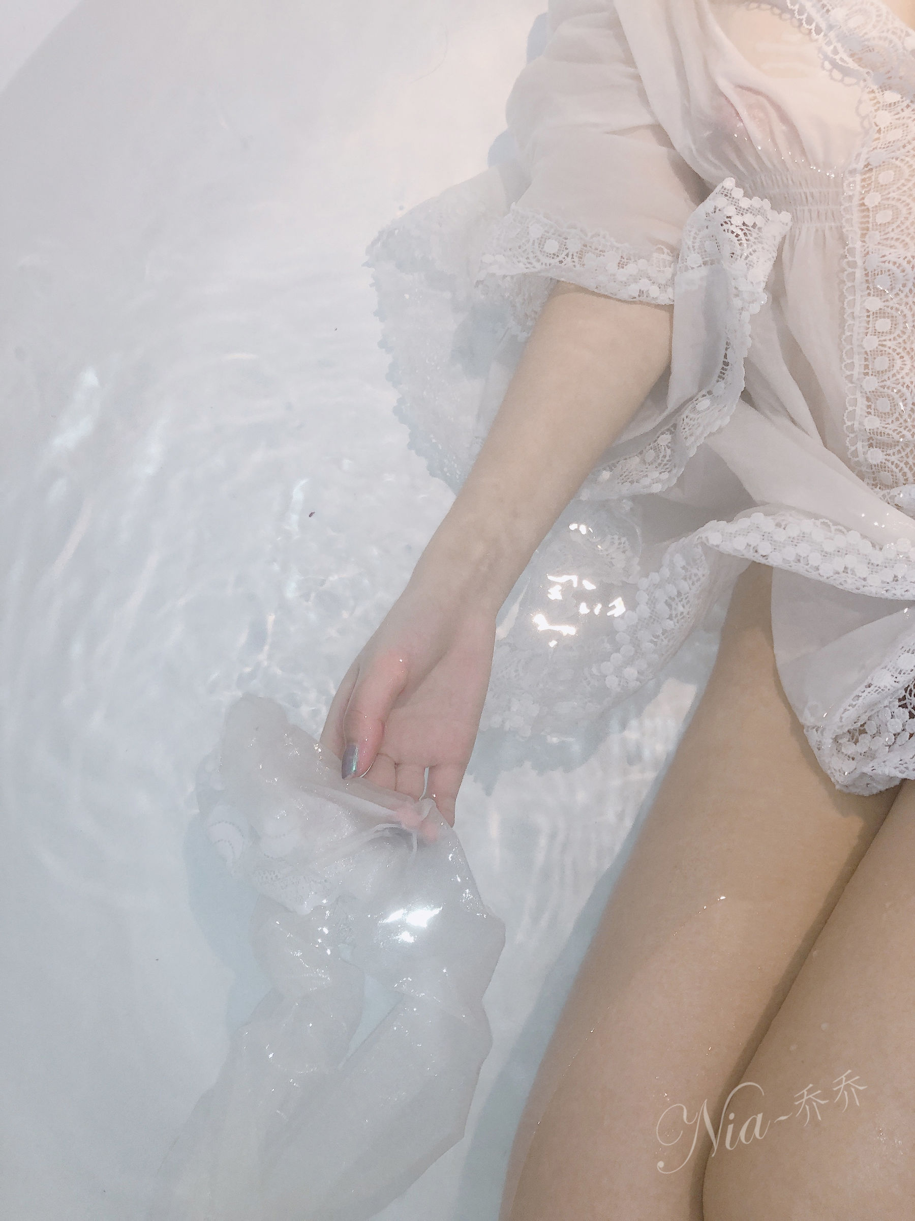 [福利COS] 安乔乔儿(Nia乔乔) No.024 美人出浴第34张