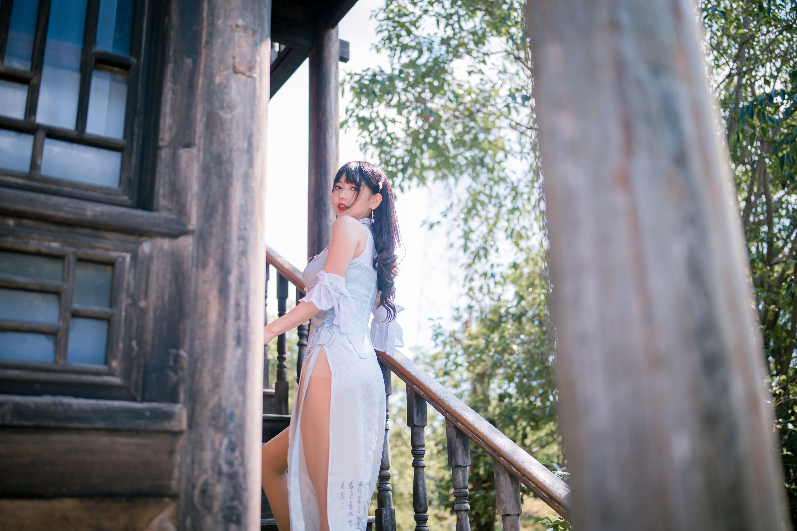 [福利COS] 可爱妹子陆卿卿kyokyo - 蓝色旗袍第8张