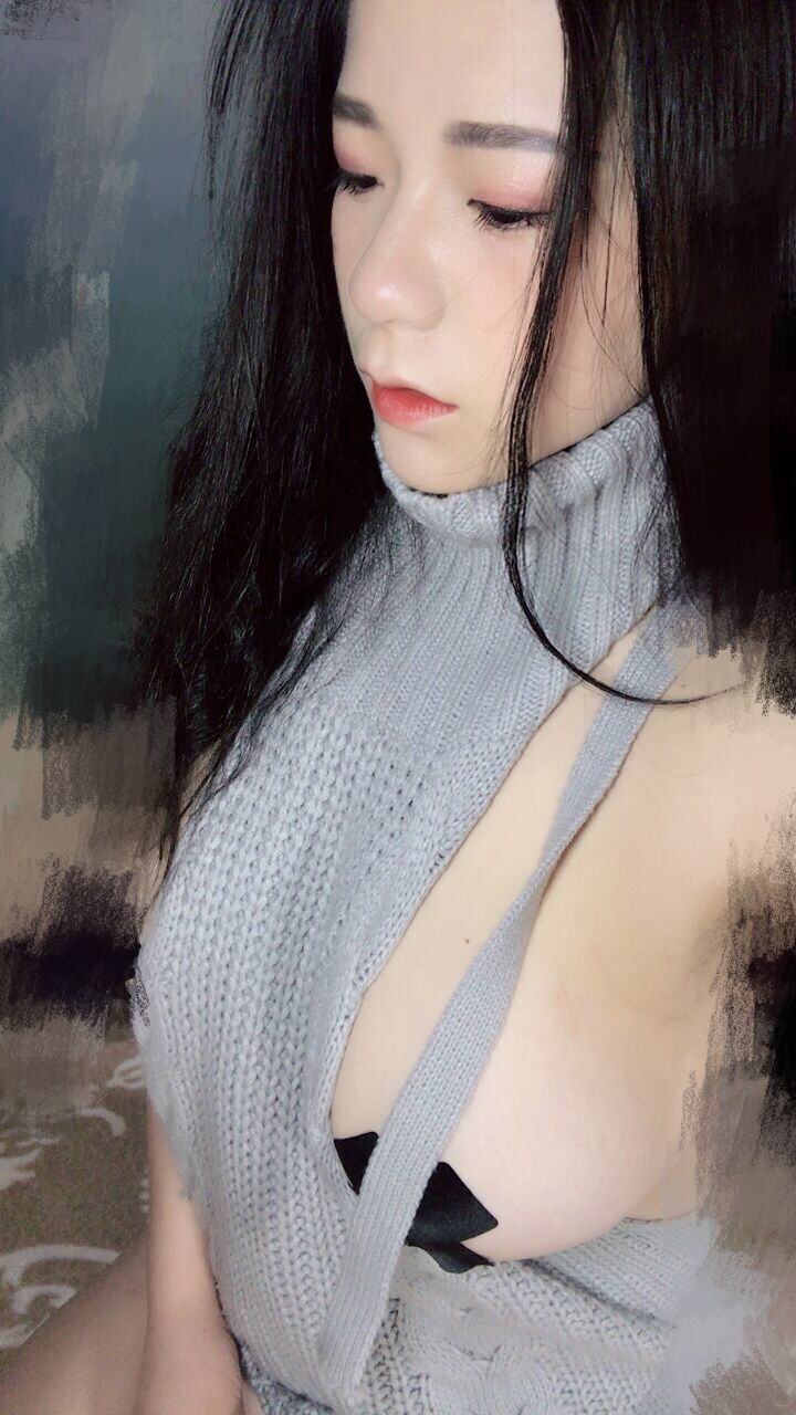 [福利COS] 奶兔biubiu - 灰色毛衣第9张