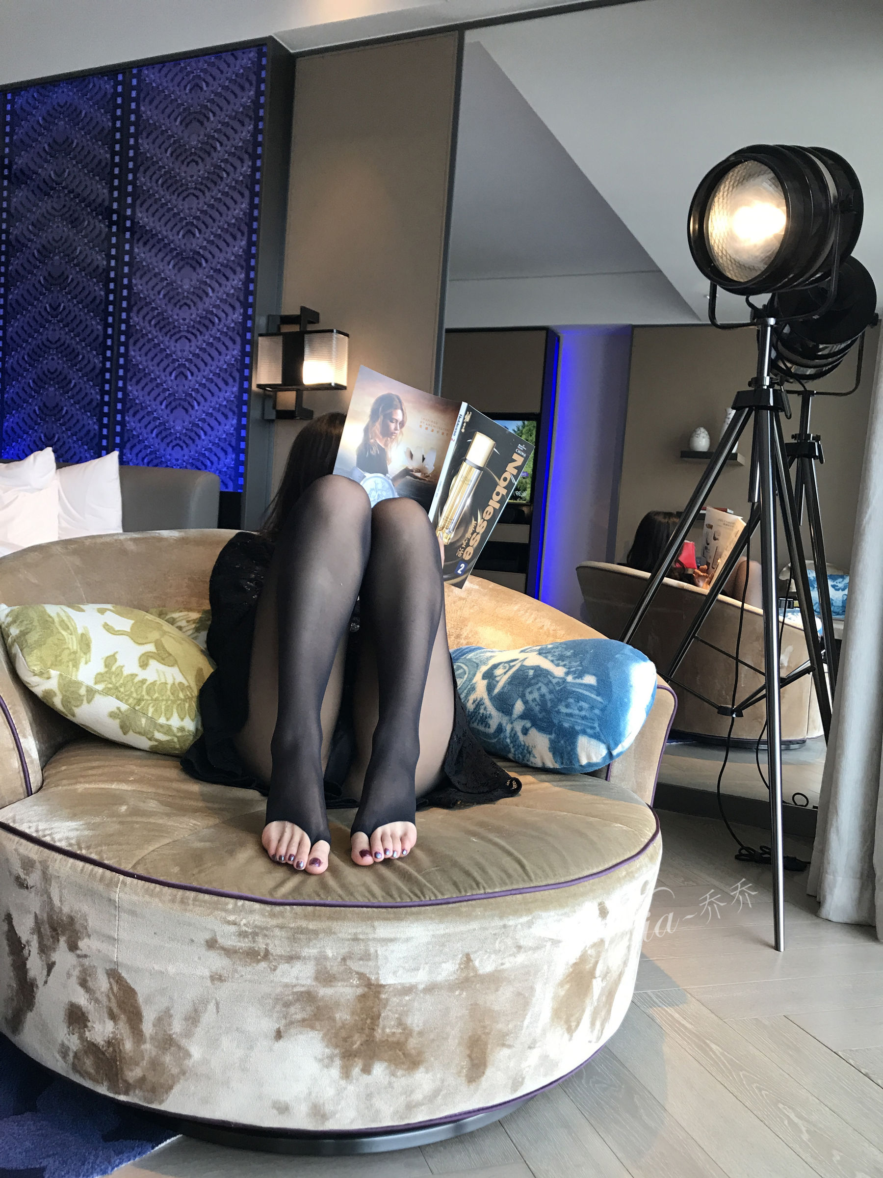 [福利COS] 安乔乔儿(Nia乔乔) No.023 出差刚到酒店呀第13张