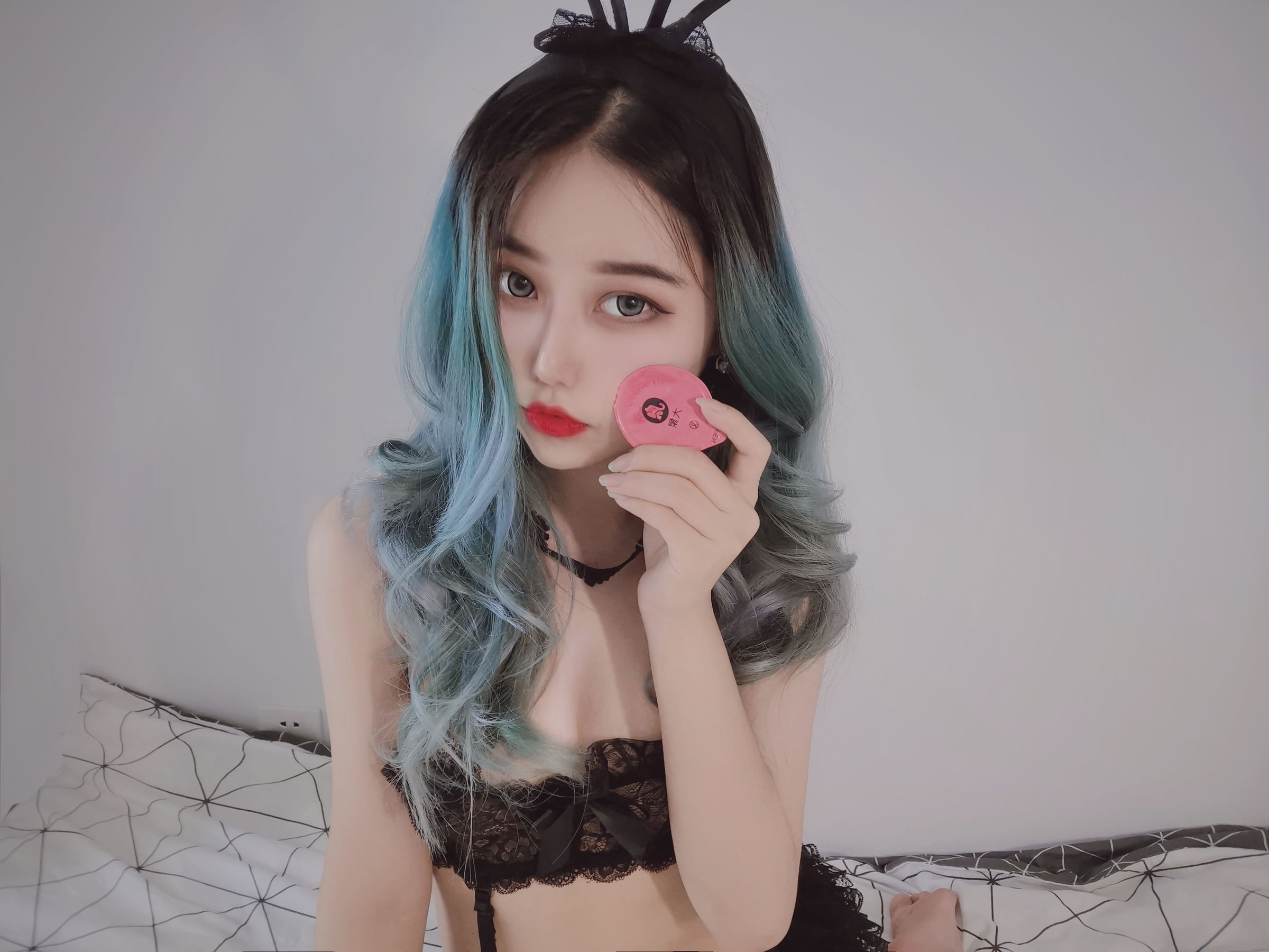 [福利COS] eloise软软 - 小粉盒黑兔子第2张