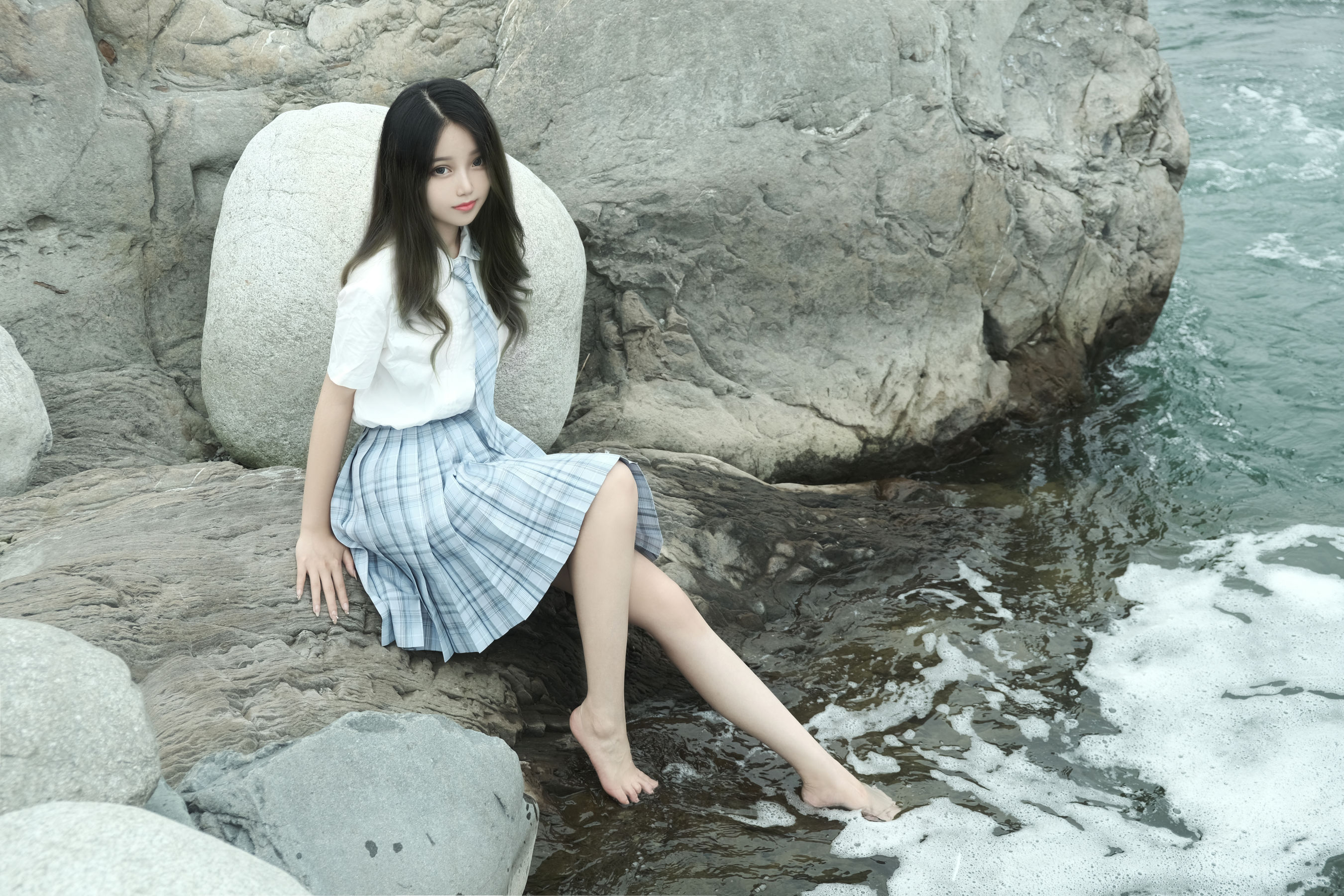 [福利COS] eloise软软 - 河边JK第1张