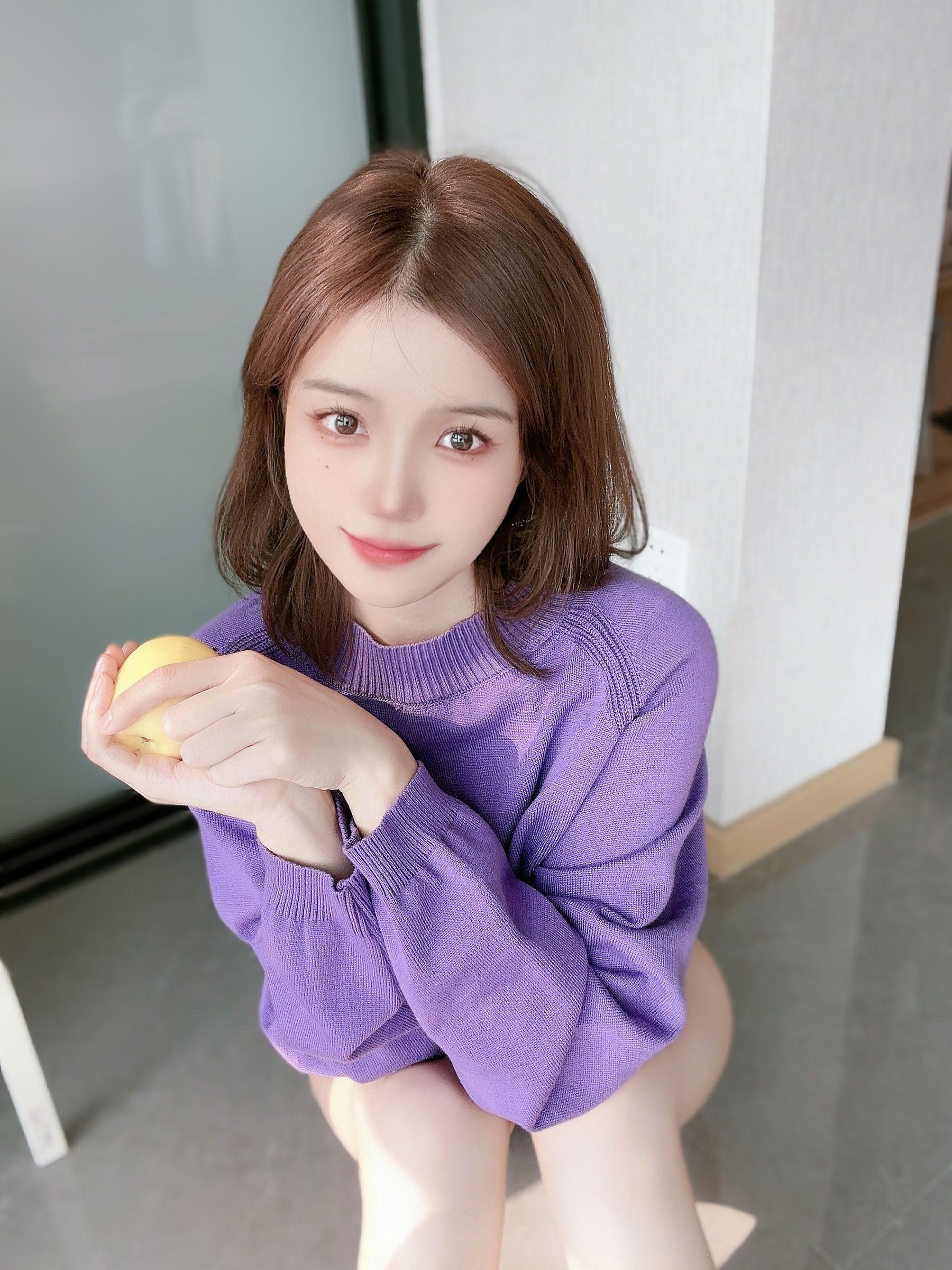 [福利COS] 动漫博主小仓千代w - 紫色毛衣第4张