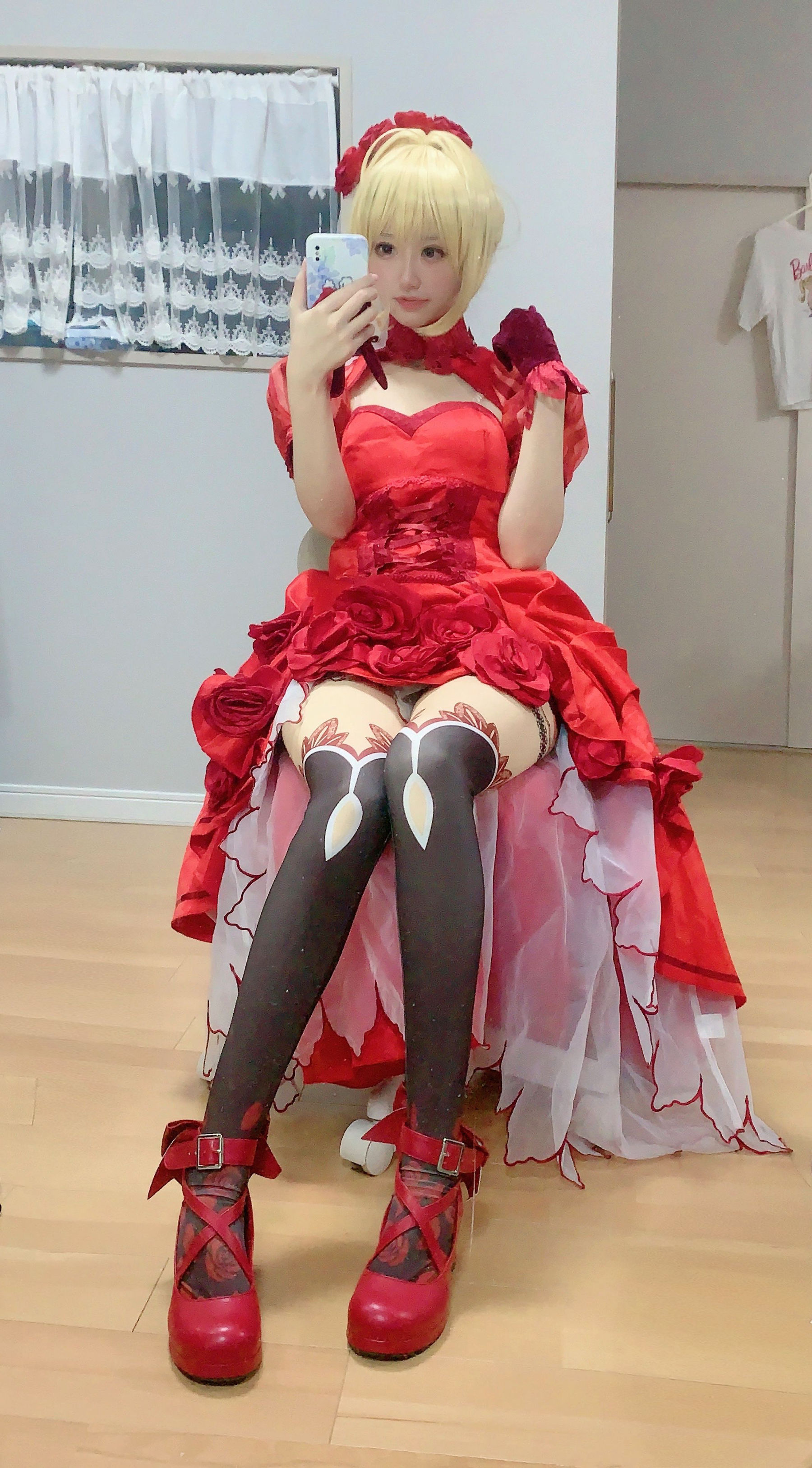 [福利COS] 千阳(ちよ) - 尼禄红礼服第5张