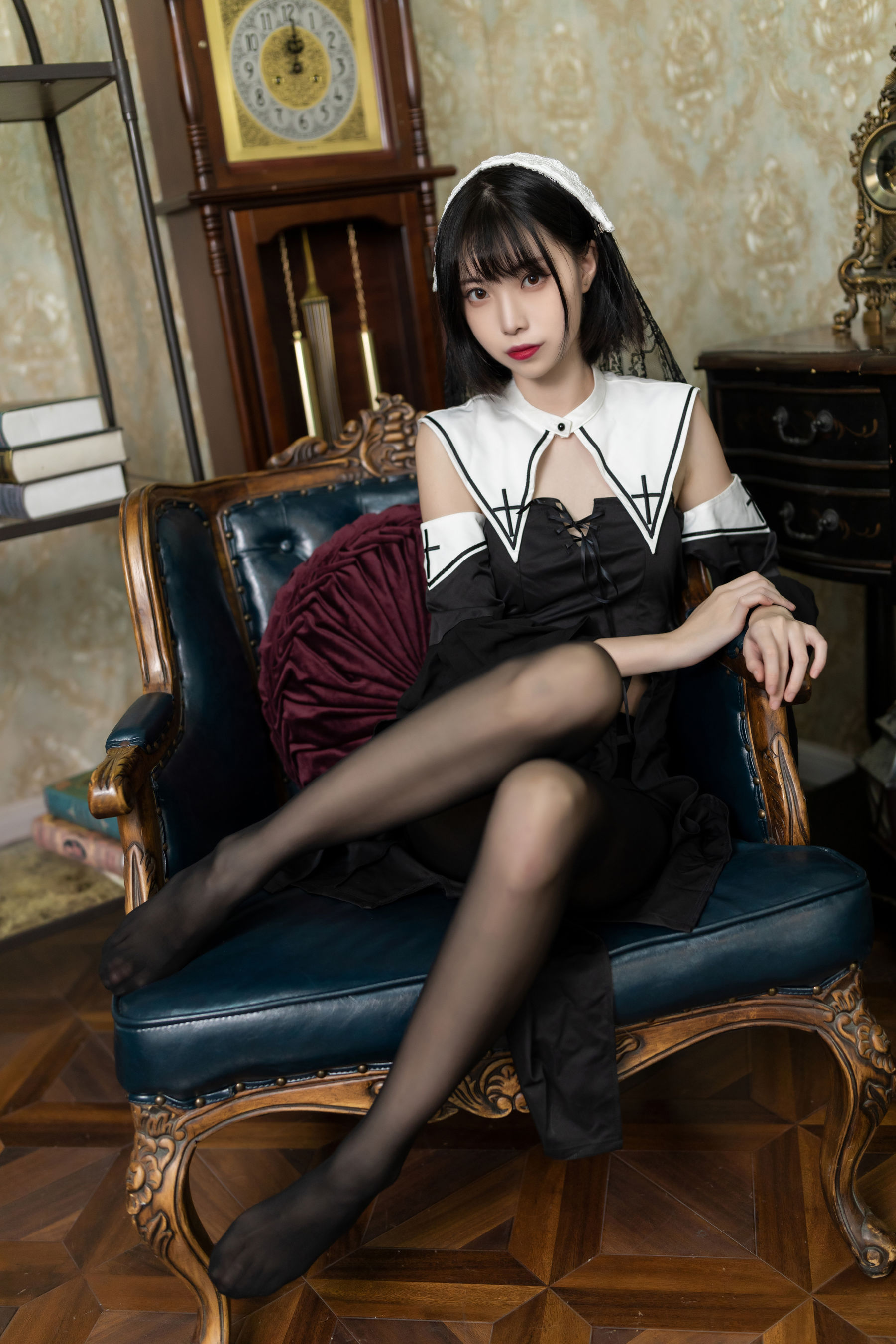 [福利COS] 许岚(叁月life) - 暗黑修女第9张