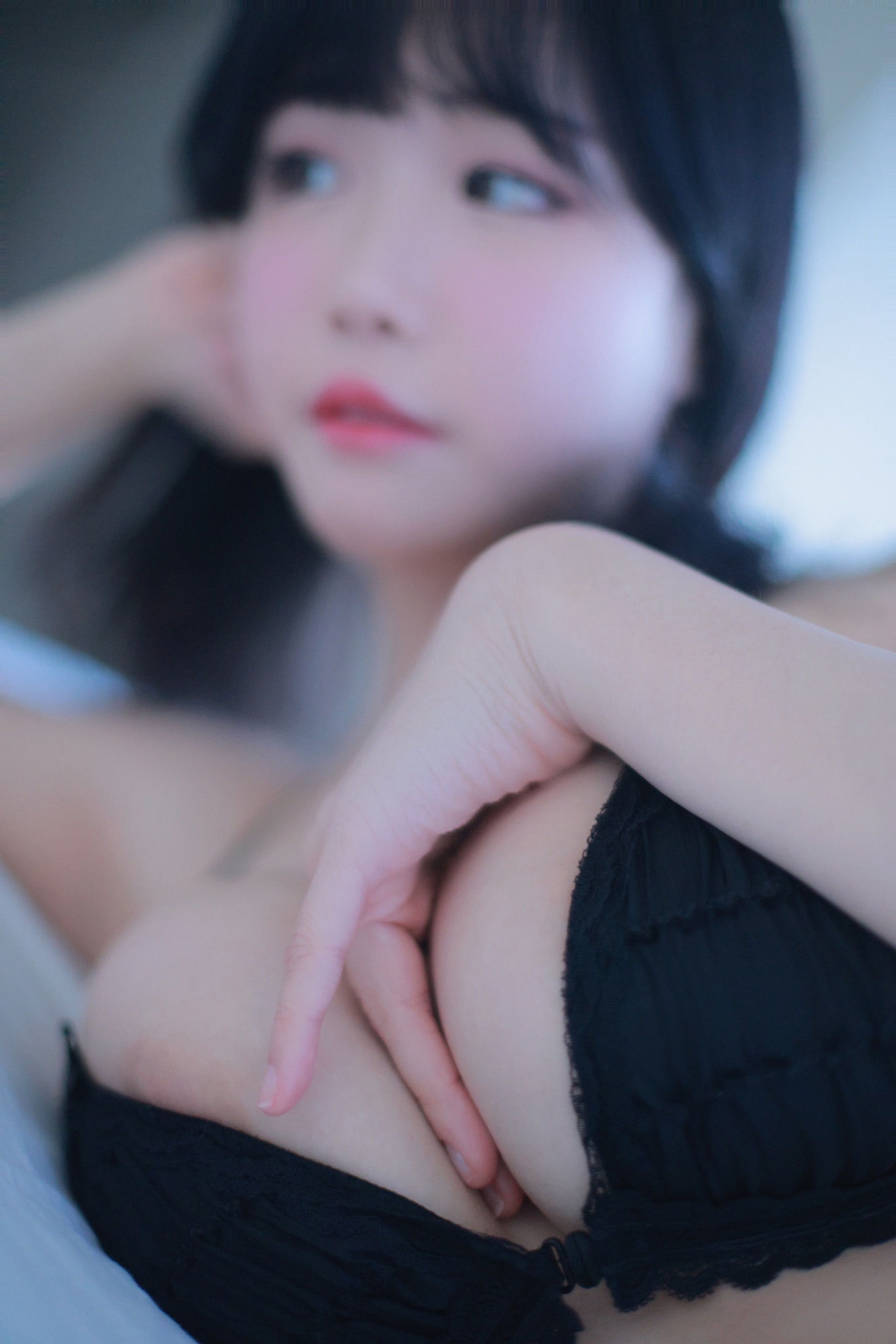 [福利COS] 韩网可爱性感网红Addielyn - December 2021 Night View Of Addielyn第15张