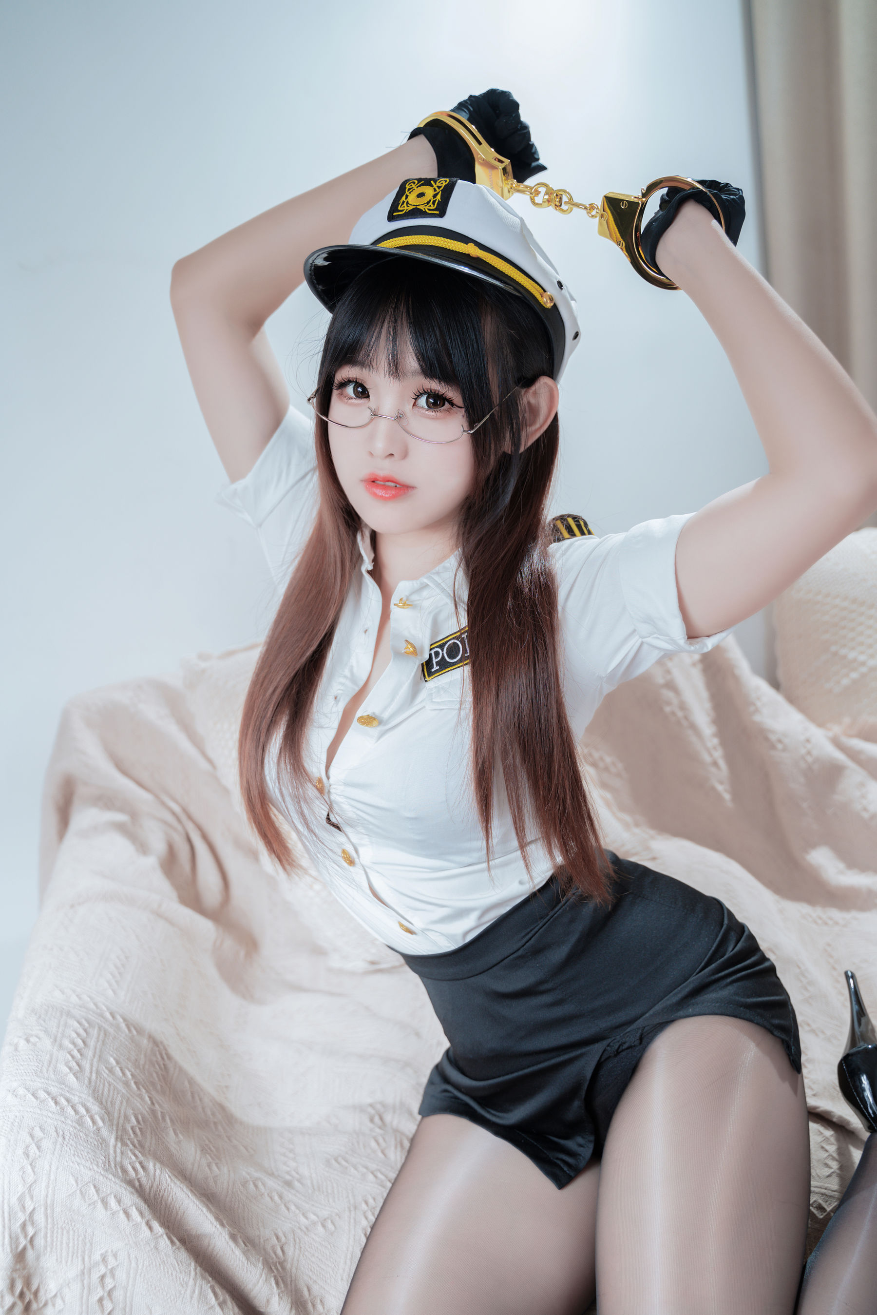 [福利COS] miko酱ww - 缠绕女警第3张