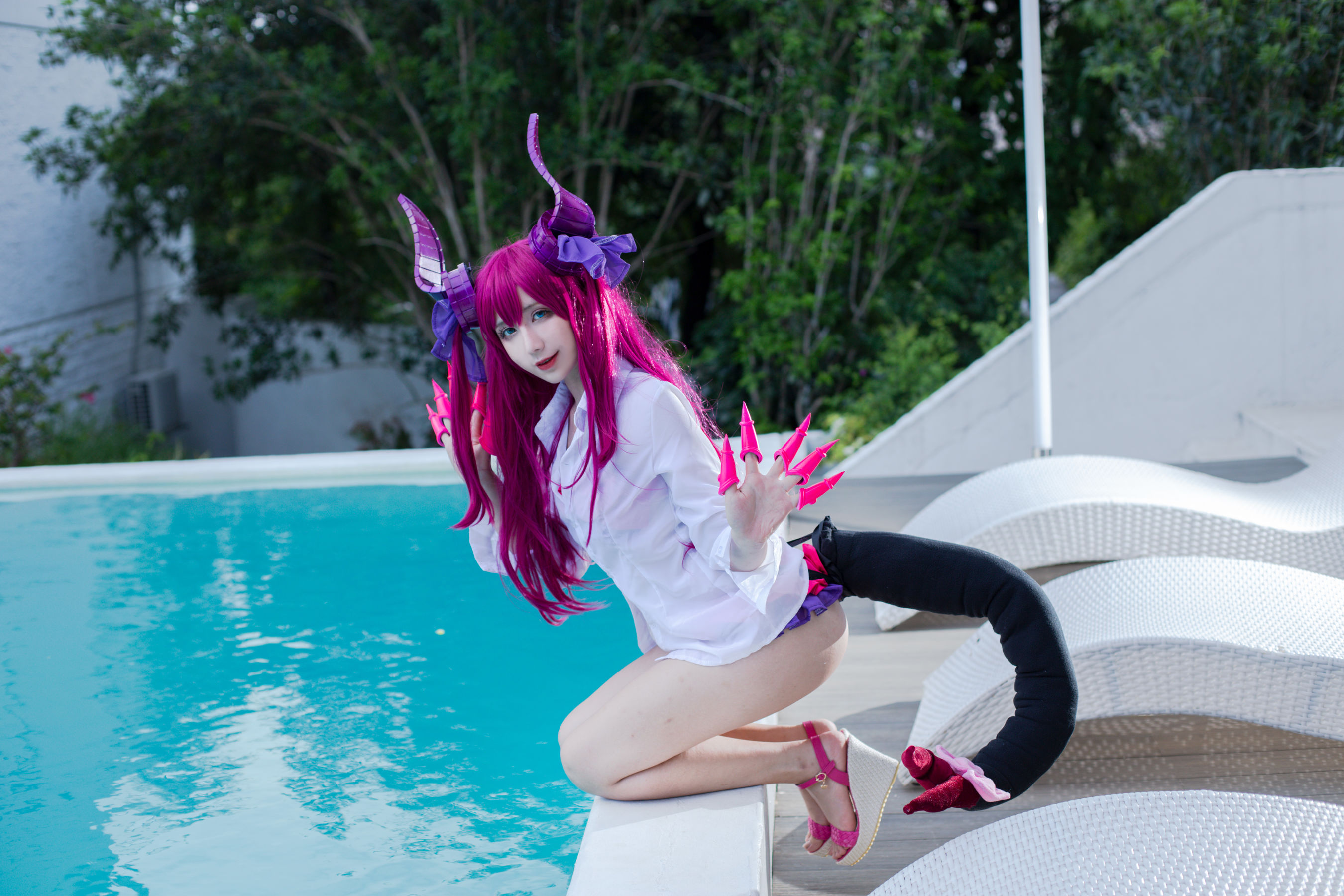 [福利COS] 动漫博主九曲Jean - 龙娘泳装第4张