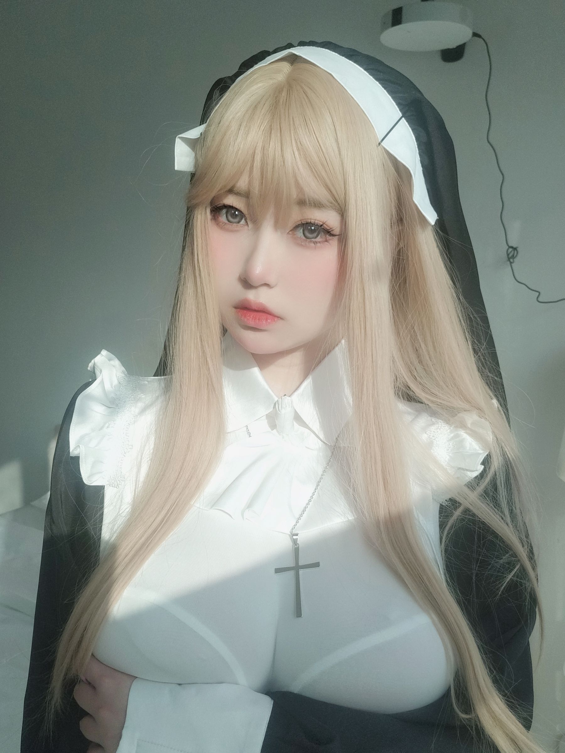 [福利COS] 女主K - 修女第13张