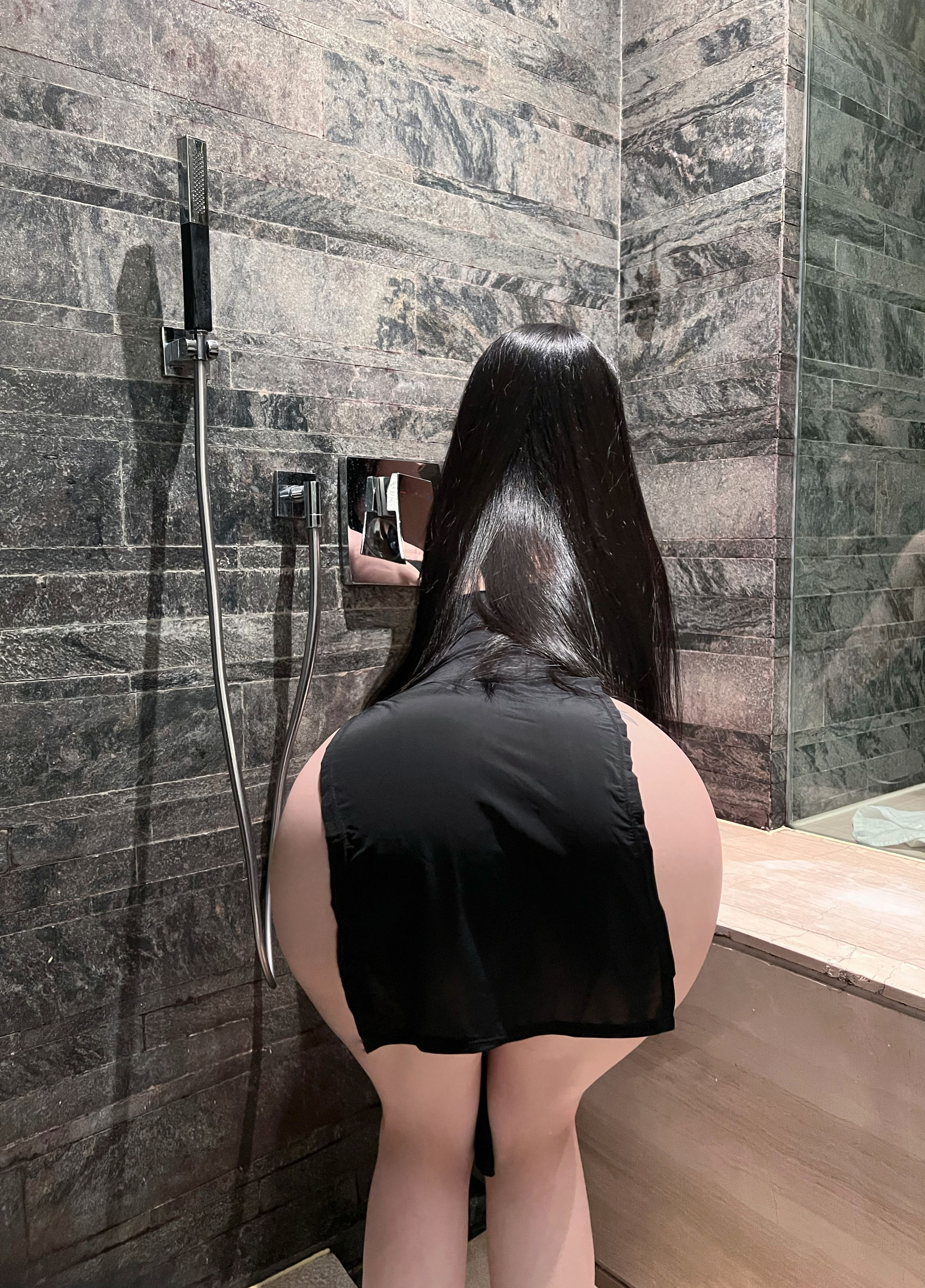 [福利COS] 美臀女神左公子666 - 遮不住的美臀第8张