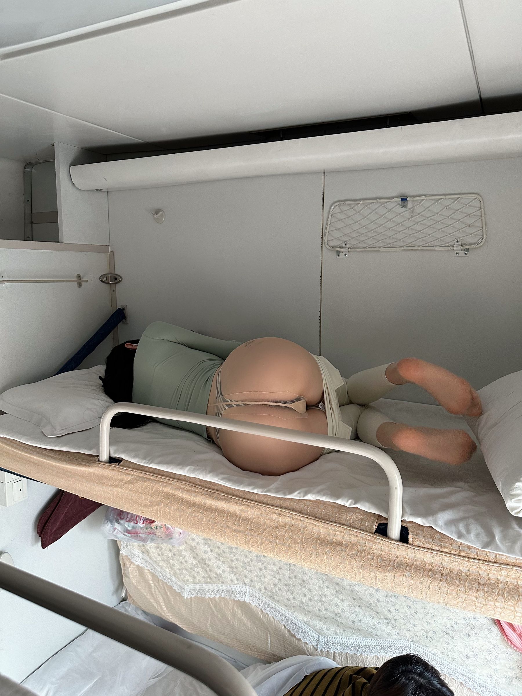 [福利COS] 脸红Dearie - 高铁之旅第6张