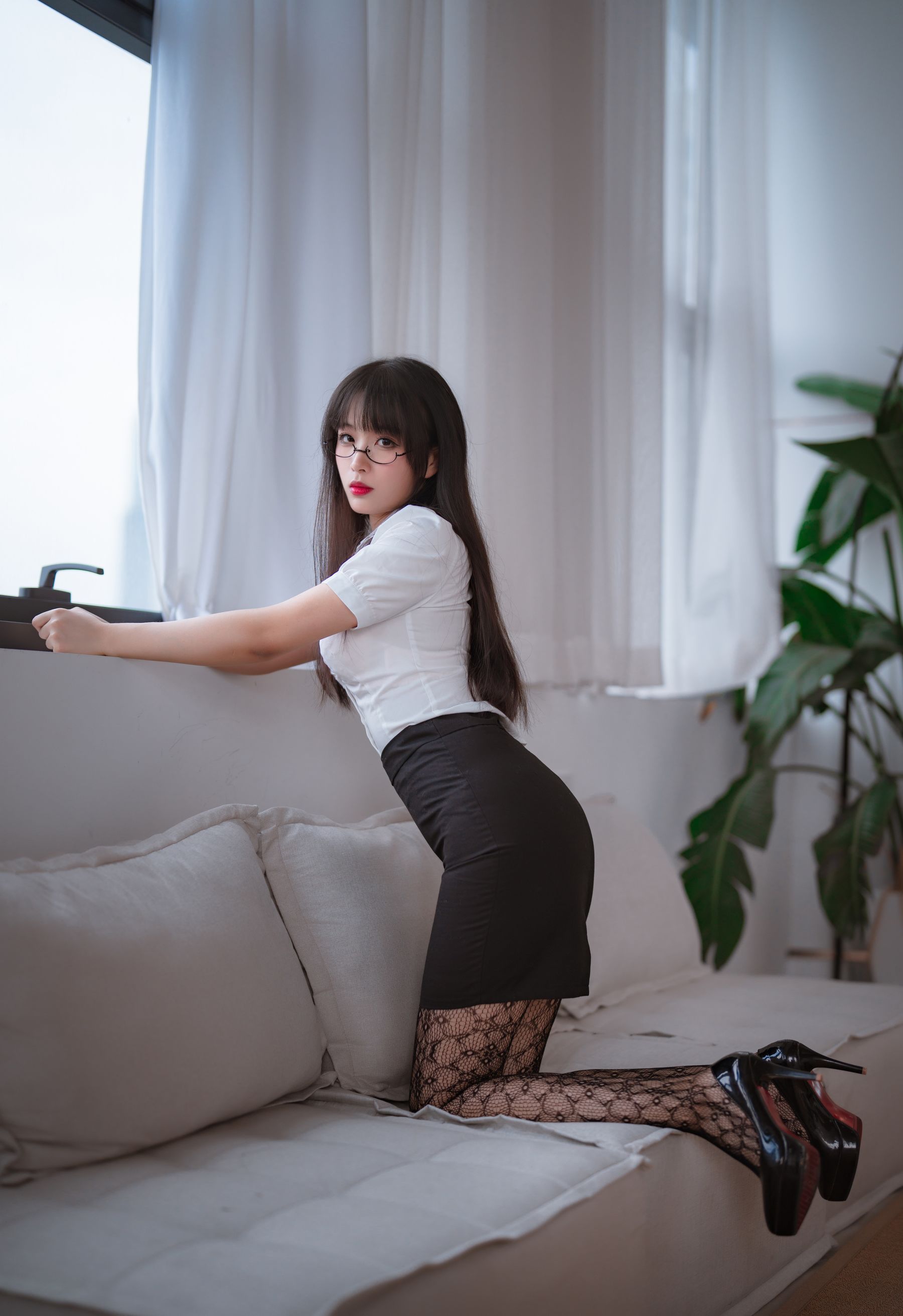 [福利COS] 轩萧学姐 - 提花裤袜第6张