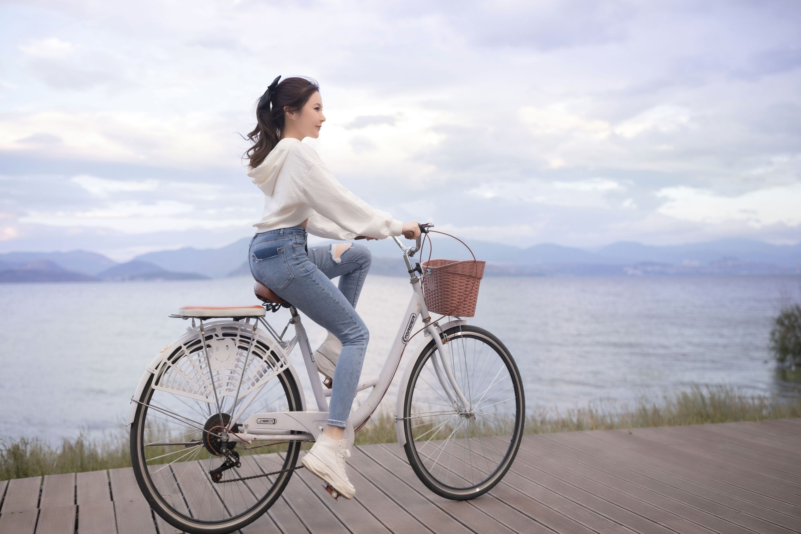 [福利COS] 鱼子酱 牛仔情趣写真第3张