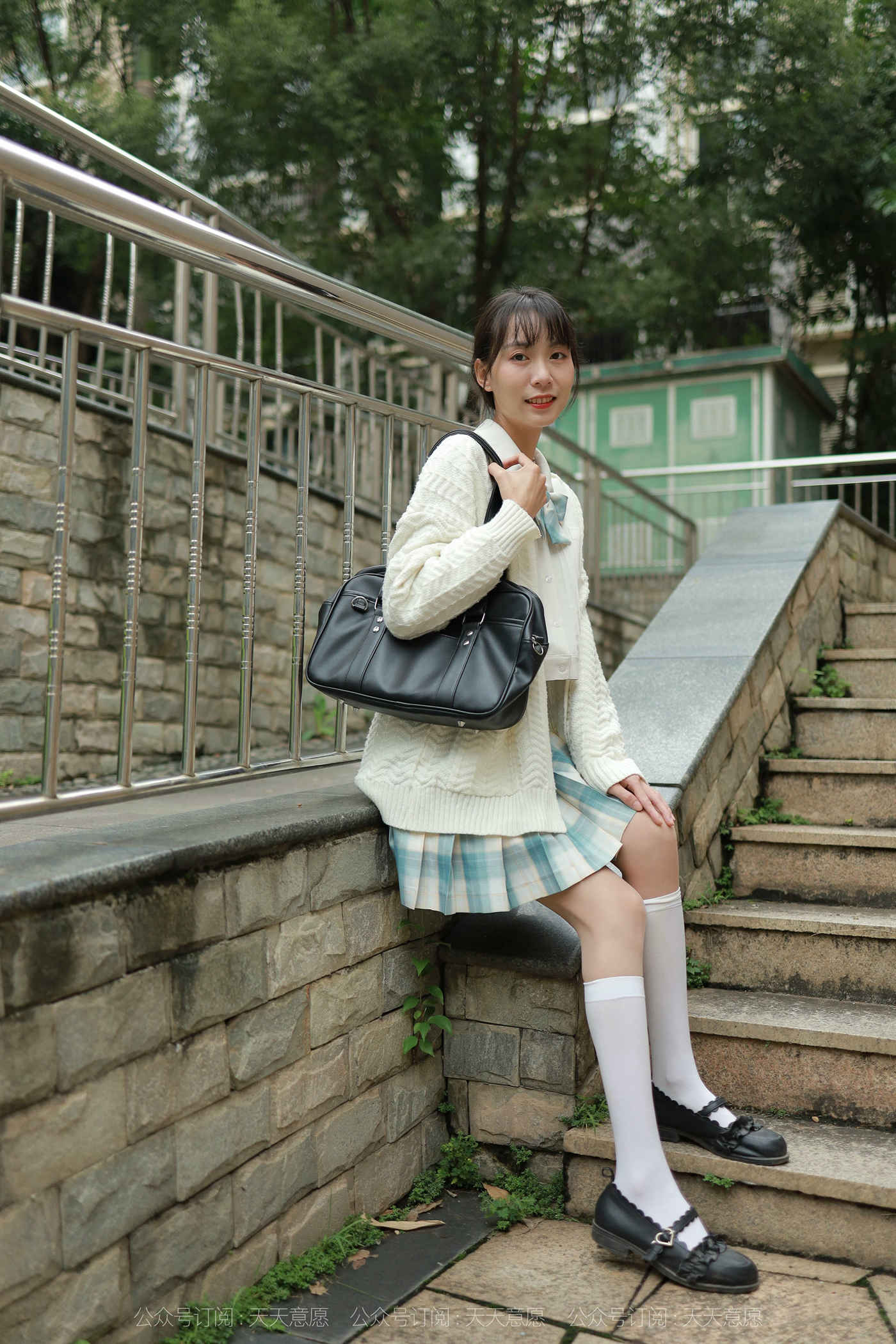 [IESS异思趣向] 2021.11.02 丝享家963：团团《长腿JK装》[94P]第1张
