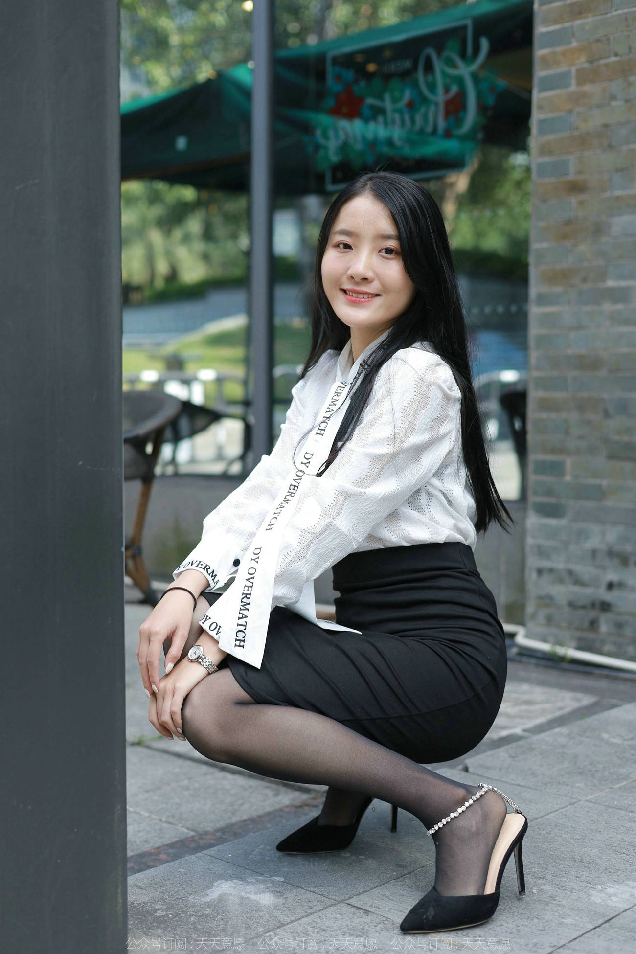 [IESS异思趣向] 2022.02.11 丝享家1002：婉萍《姓感OL窄裙》[90P]第15张