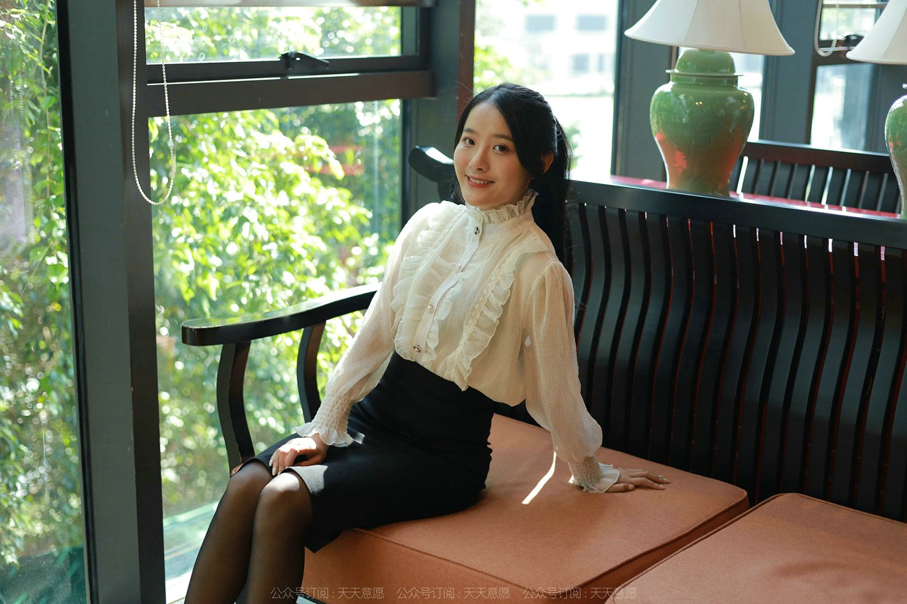 [IESS异思趣向] 2022.03.02 丝享家1017：婉萍《黑丝咖啡》[90P]第2张