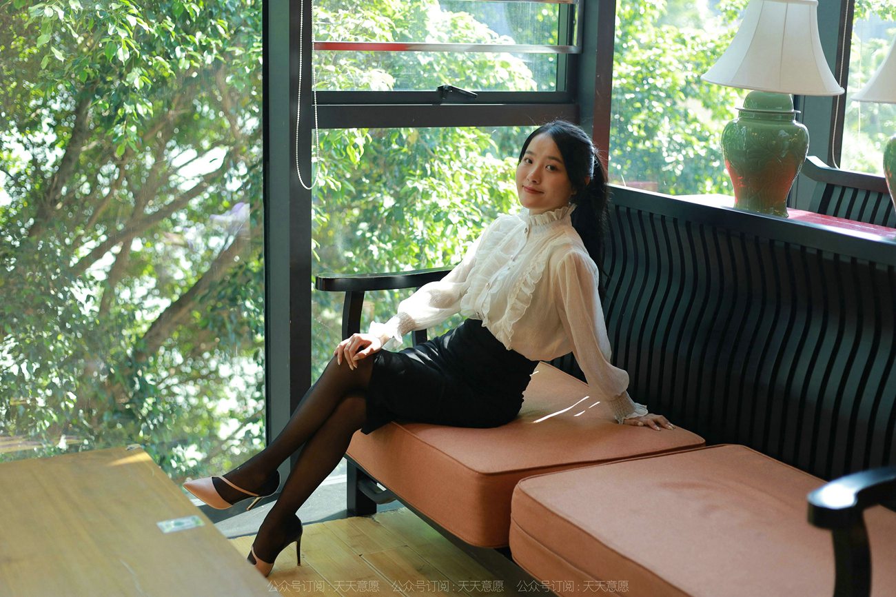[IESS异思趣向] 2022.03.02 丝享家1017：婉萍《黑丝咖啡》[90P]第2张