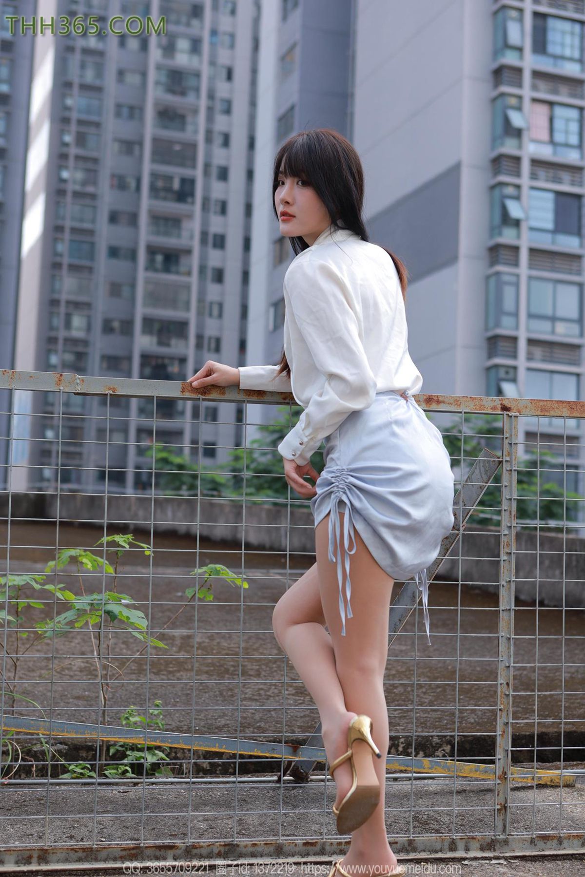 [IESS异思趣向] 2024.11.10 丝享家1894：婉萍《蓝色短裙（下）》[89P]第9张