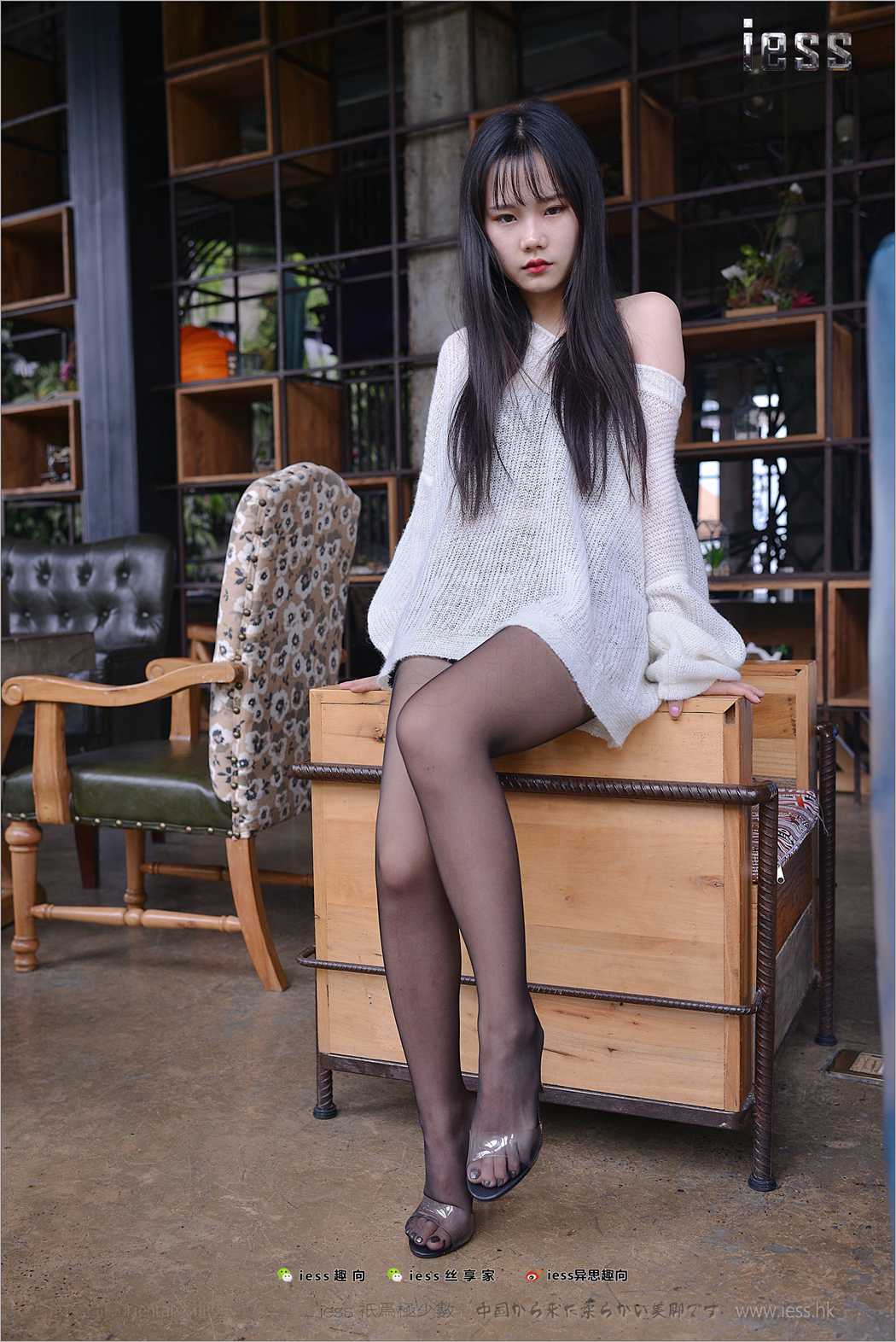 [IESS异思趣向] 2018.02.25 丝族便当204：《长大的女孩要穿黑丝》琪琪 在现浏览第6张