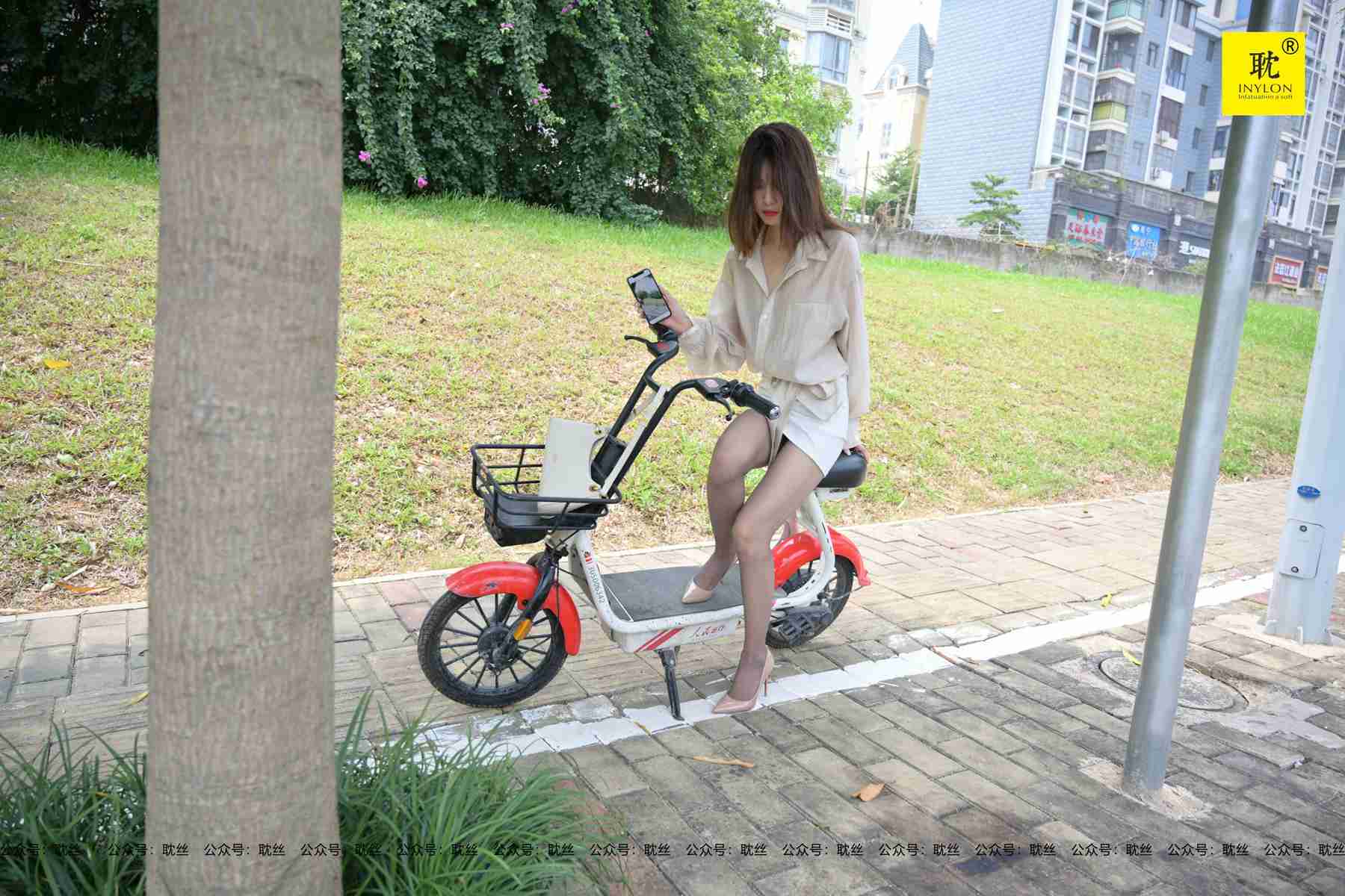 [IESS异思趣向] 耽丝 第N种幻想之《一个人下班》⑧ 在现浏览第12张