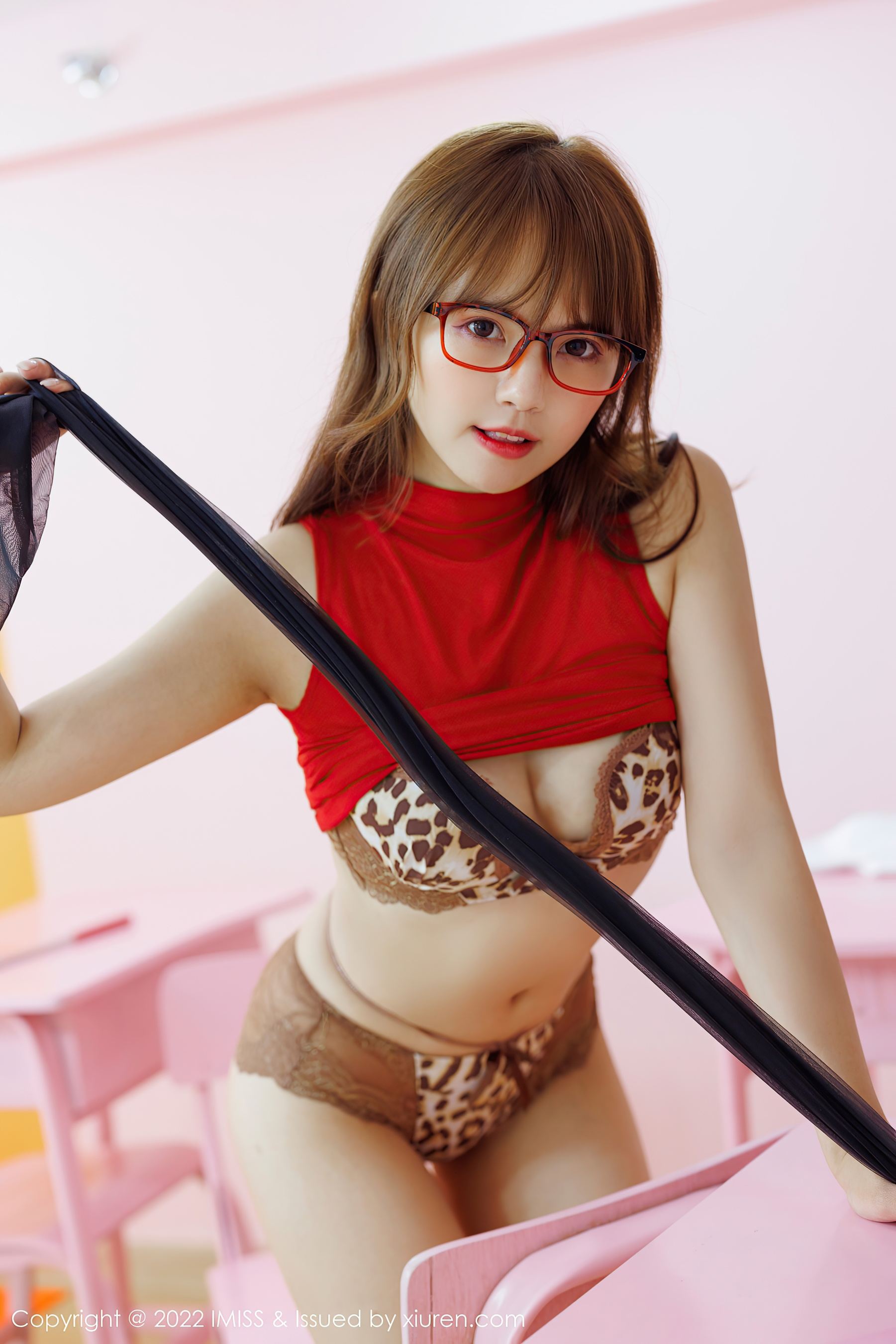 爱蜜社 VOL.670 张思允Nice 穿短裙丝袜的性感老师第7张