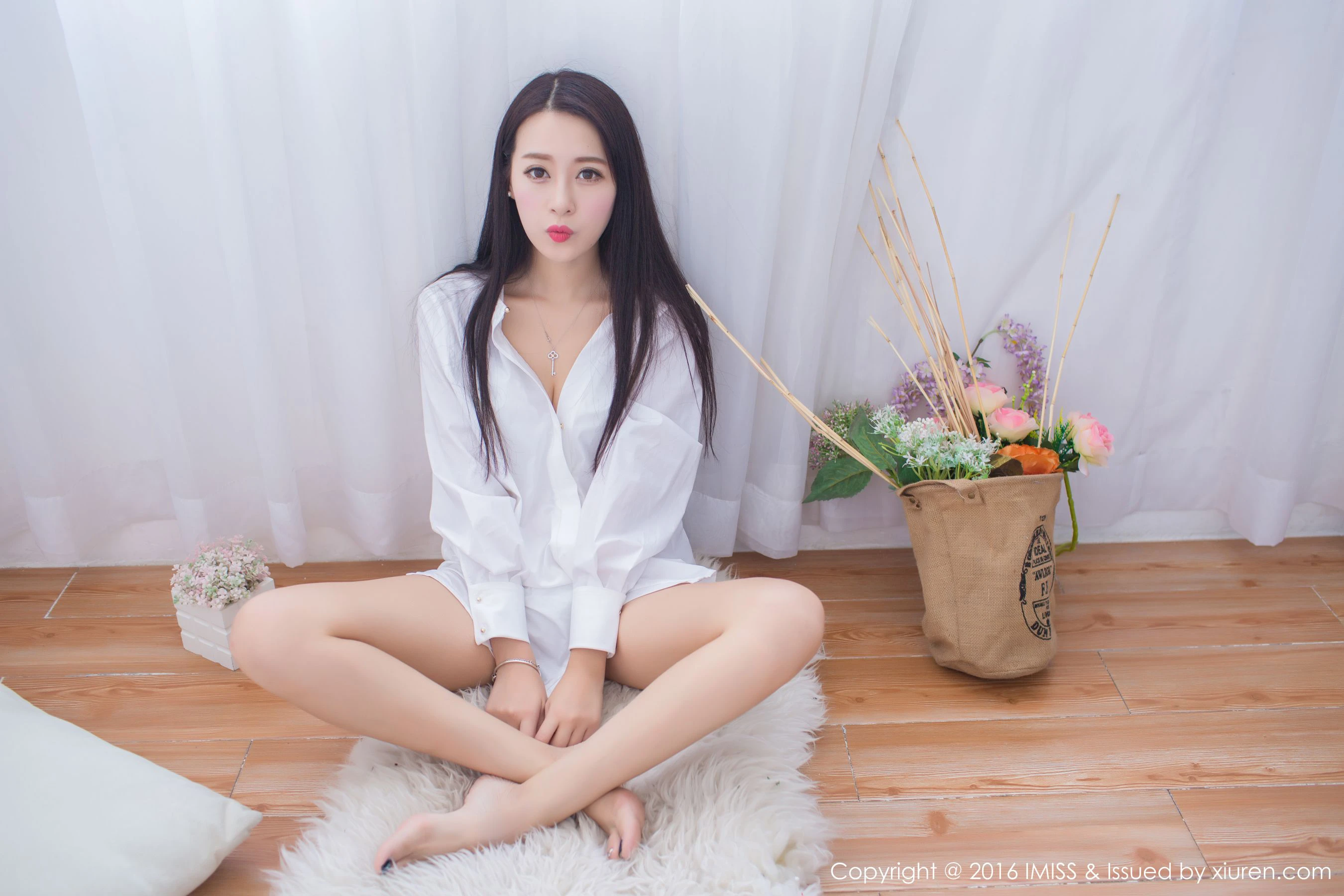 王曼妮好Q《性感睡衣+白衬衫系列》 爱蜜社IMiss Vol.137第4张