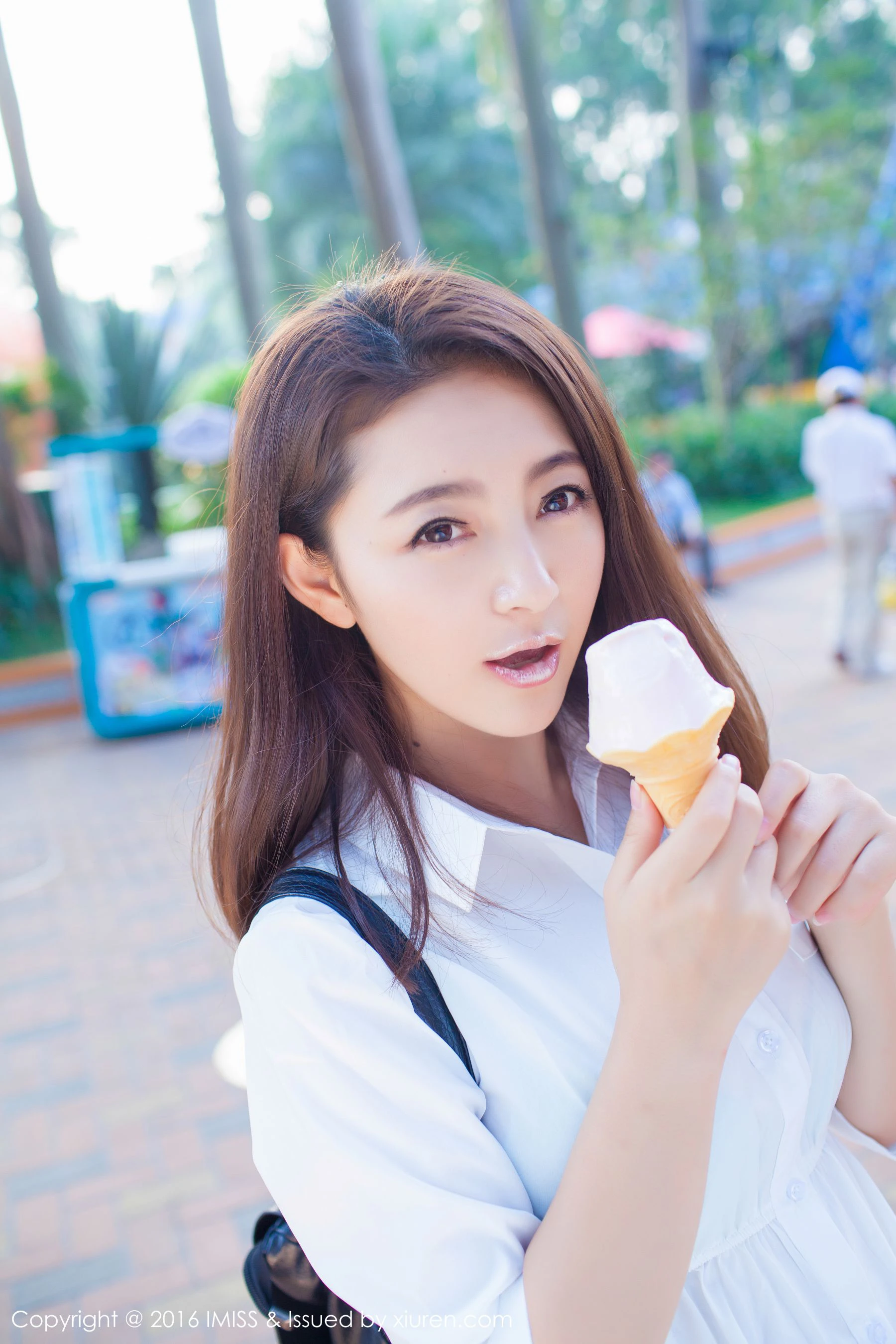  夏茉GIGI《2套服饰街拍》 爱蜜社IMiss Vol.066第12张