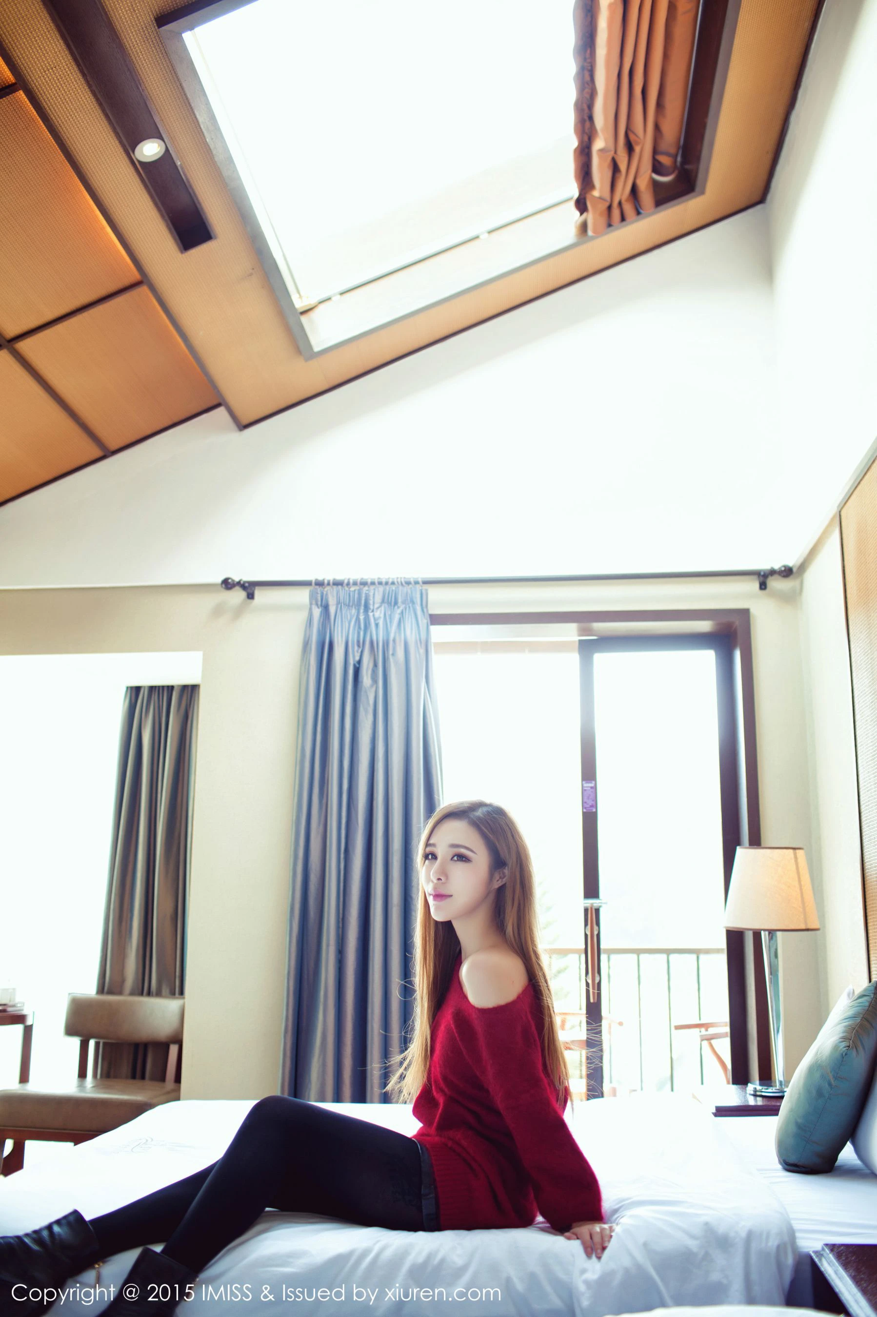 重庆美女游潇潇《旅拍套图》 爱蜜社IMiss Vol.047第1张