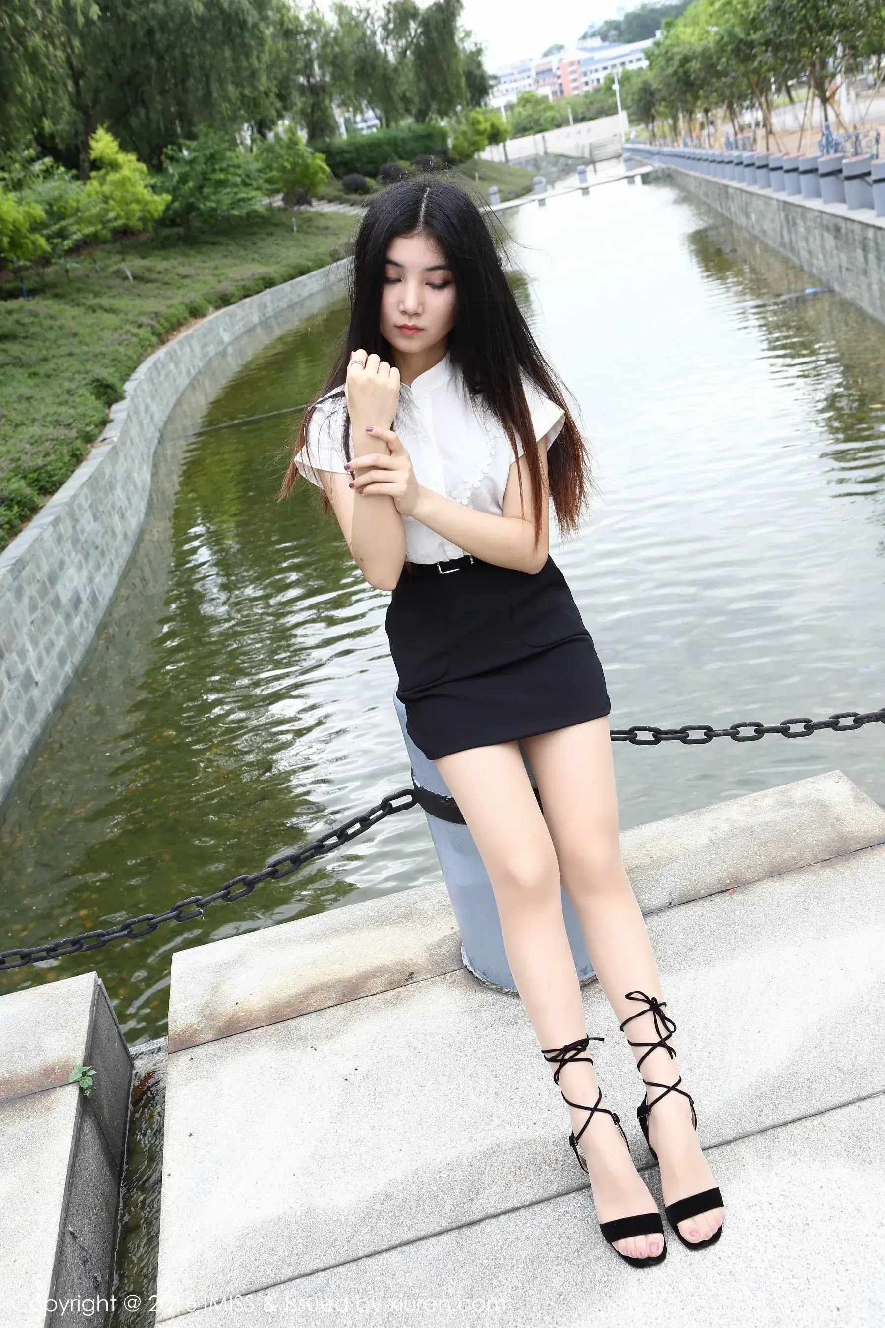  Winki丝姬《3组外拍丝袜美腿》 爱蜜社IMiss Vol.095第9张