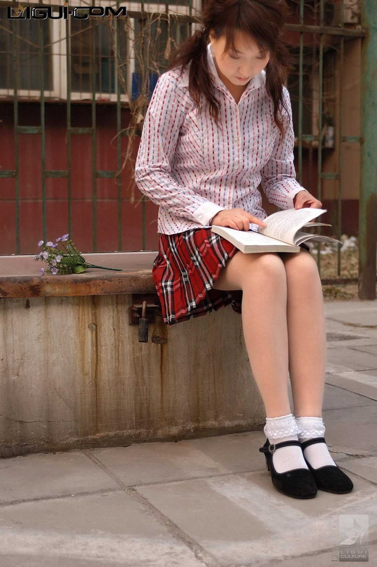 [丽柜LiGui] Model 英子《初恋布鞋女孩》丝足写真图第8张