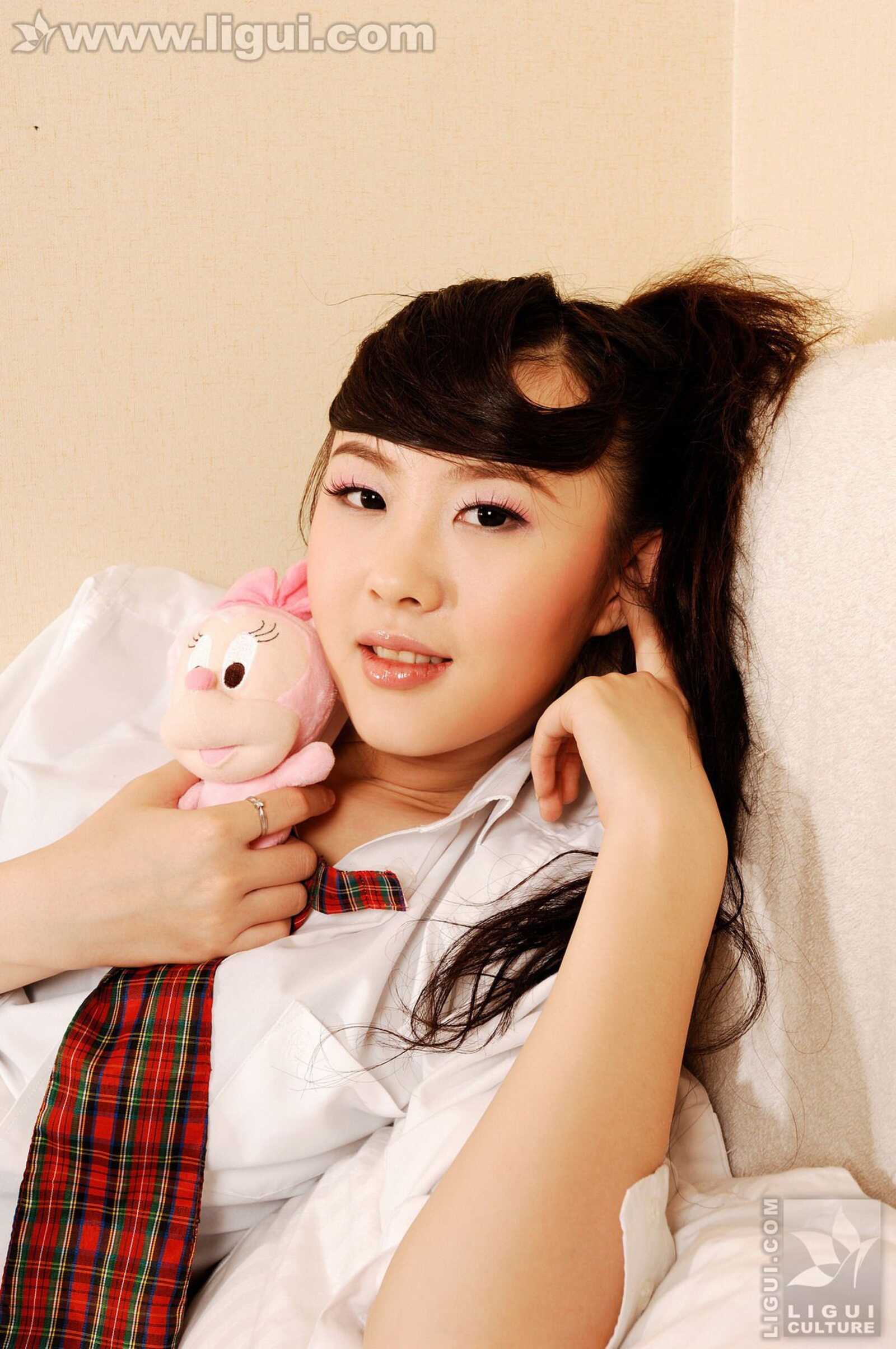 Model 菲菲《大学美少女卧室玩脚》 [丽柜LiGui] 丝第10张