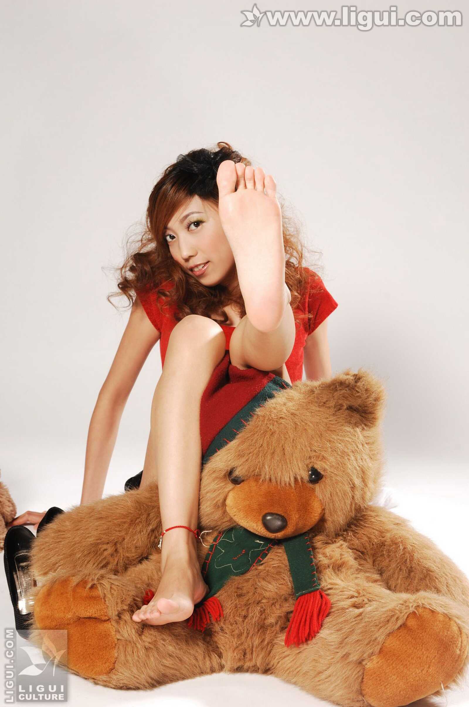 Model 梦娜《性感学生诱惑白丝》 [丽柜LiGui] 丝袜第3张