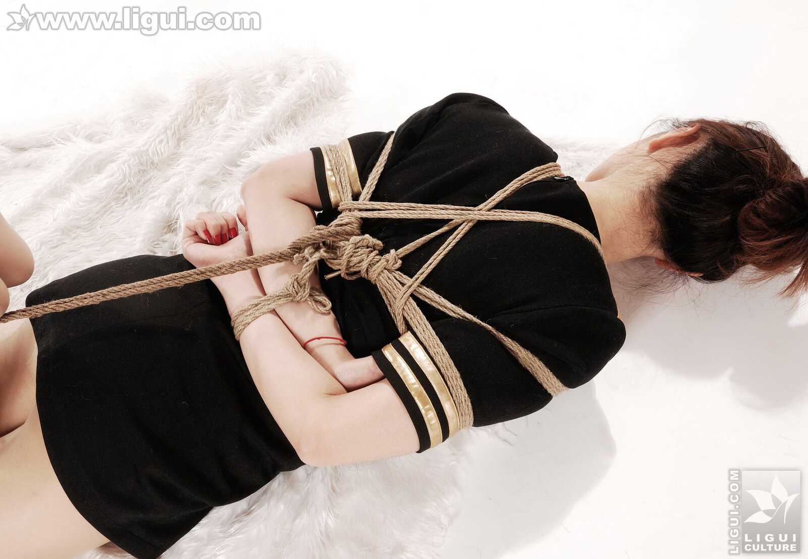 Model 田佩佩《唯美甜美的捆绑诱惑》 [丽柜美束第2张