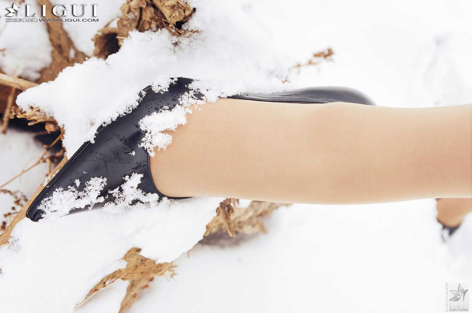 Model 琳达《雪地女郎丝足秀》上下合集 [丽柜Li第7张